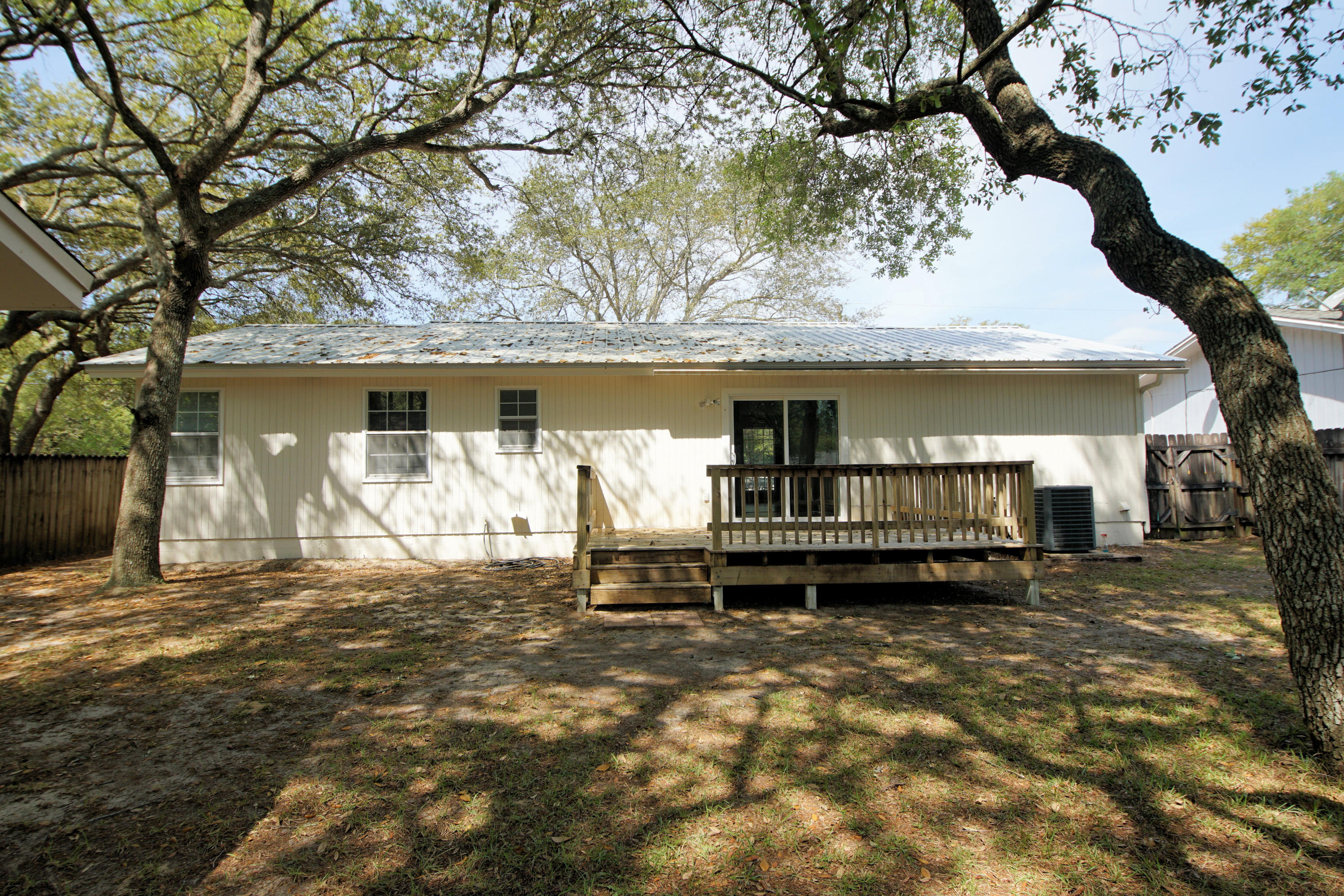 CREEKSIDE - Residential