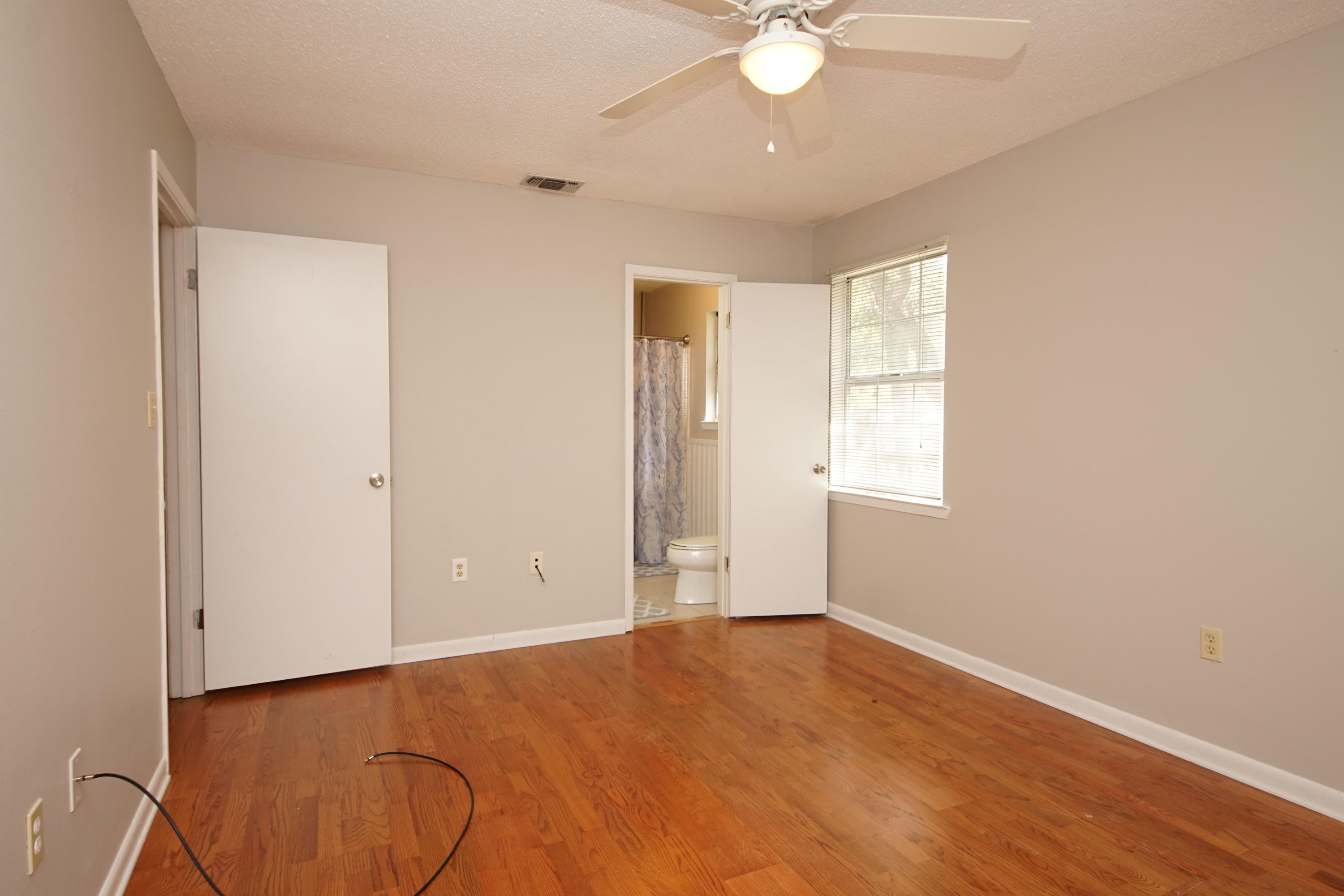 CREEKSIDE - Residential