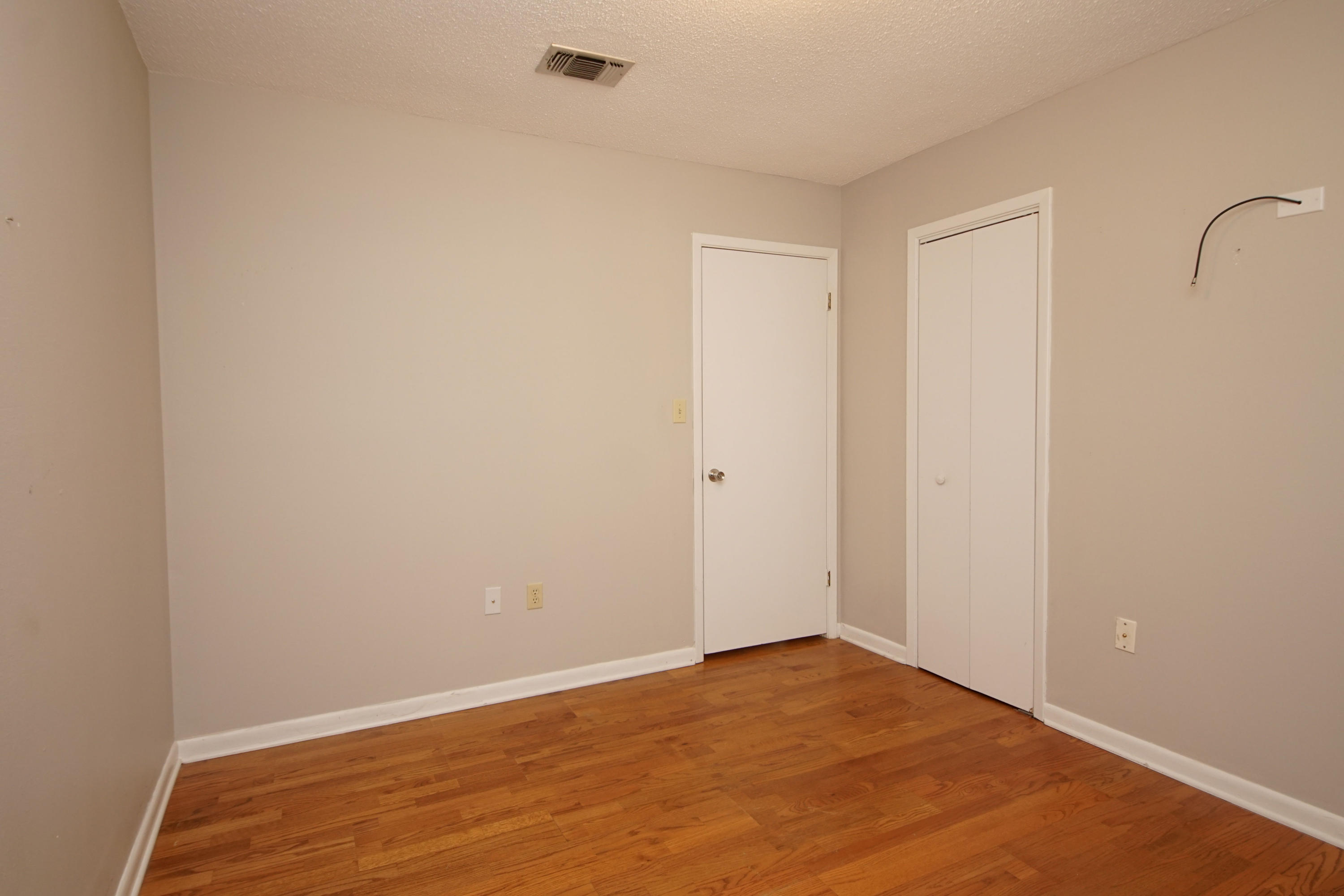 CREEKSIDE - Residential