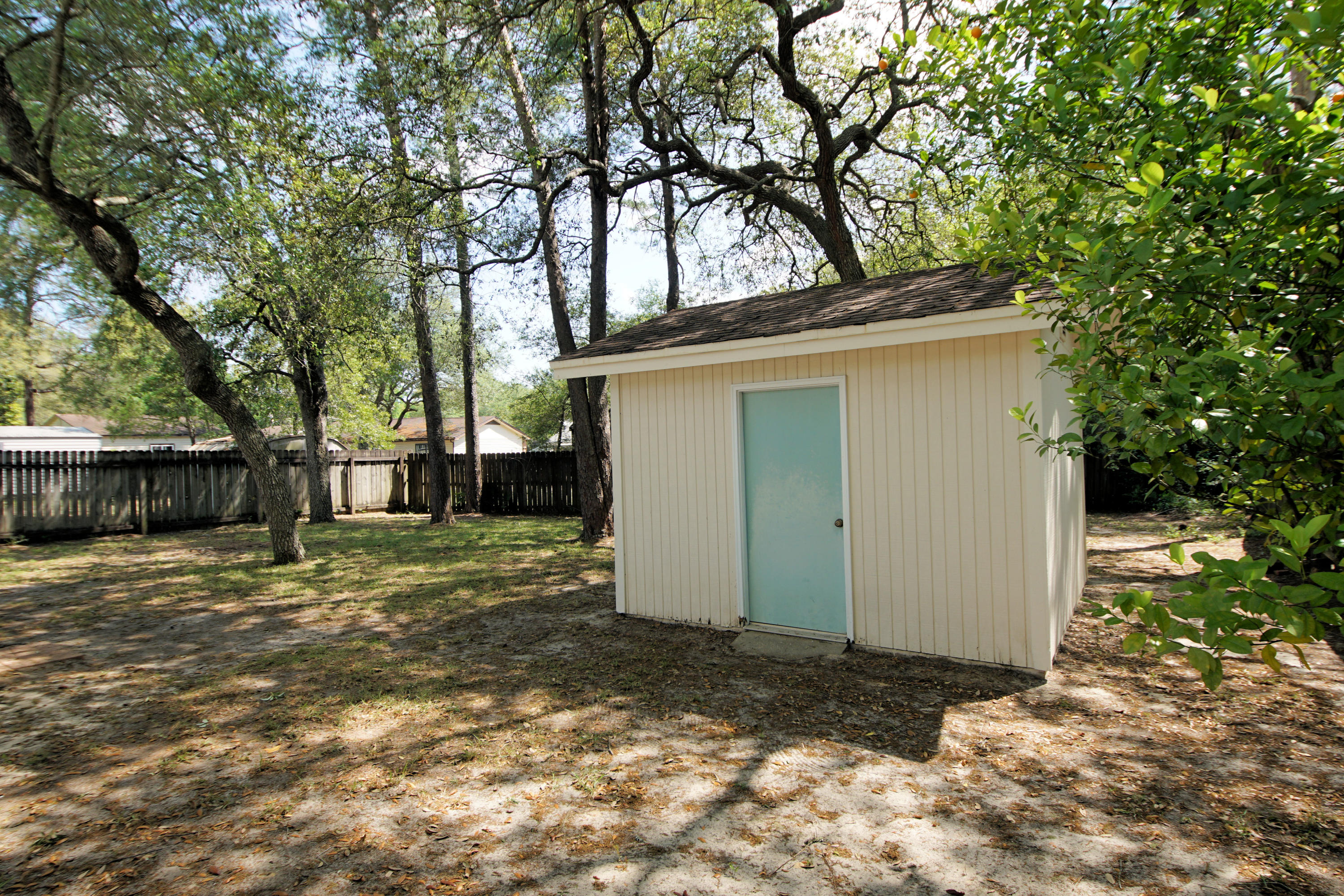 CREEKSIDE - Residential
