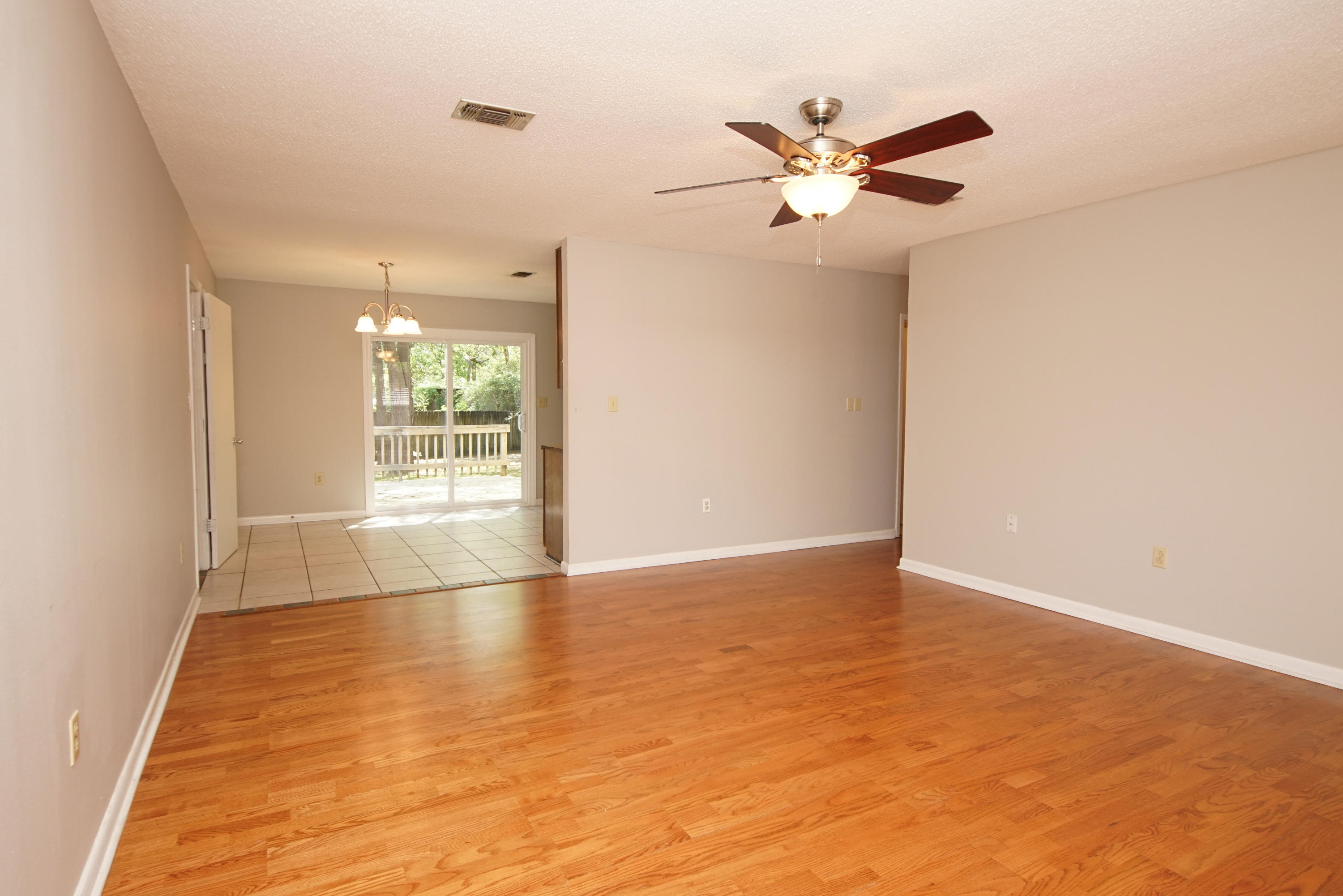 CREEKSIDE - Residential