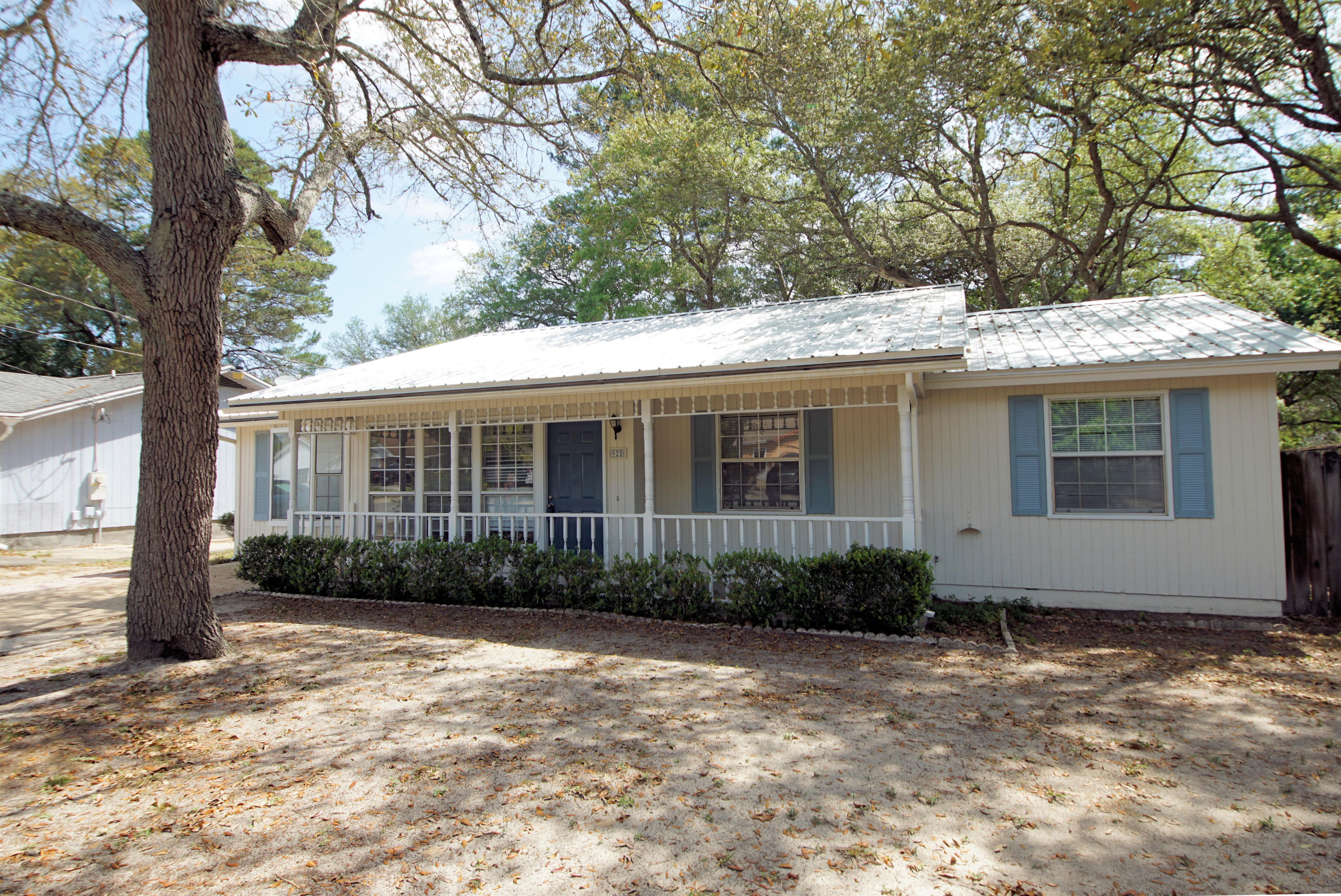 CREEKSIDE - Residential