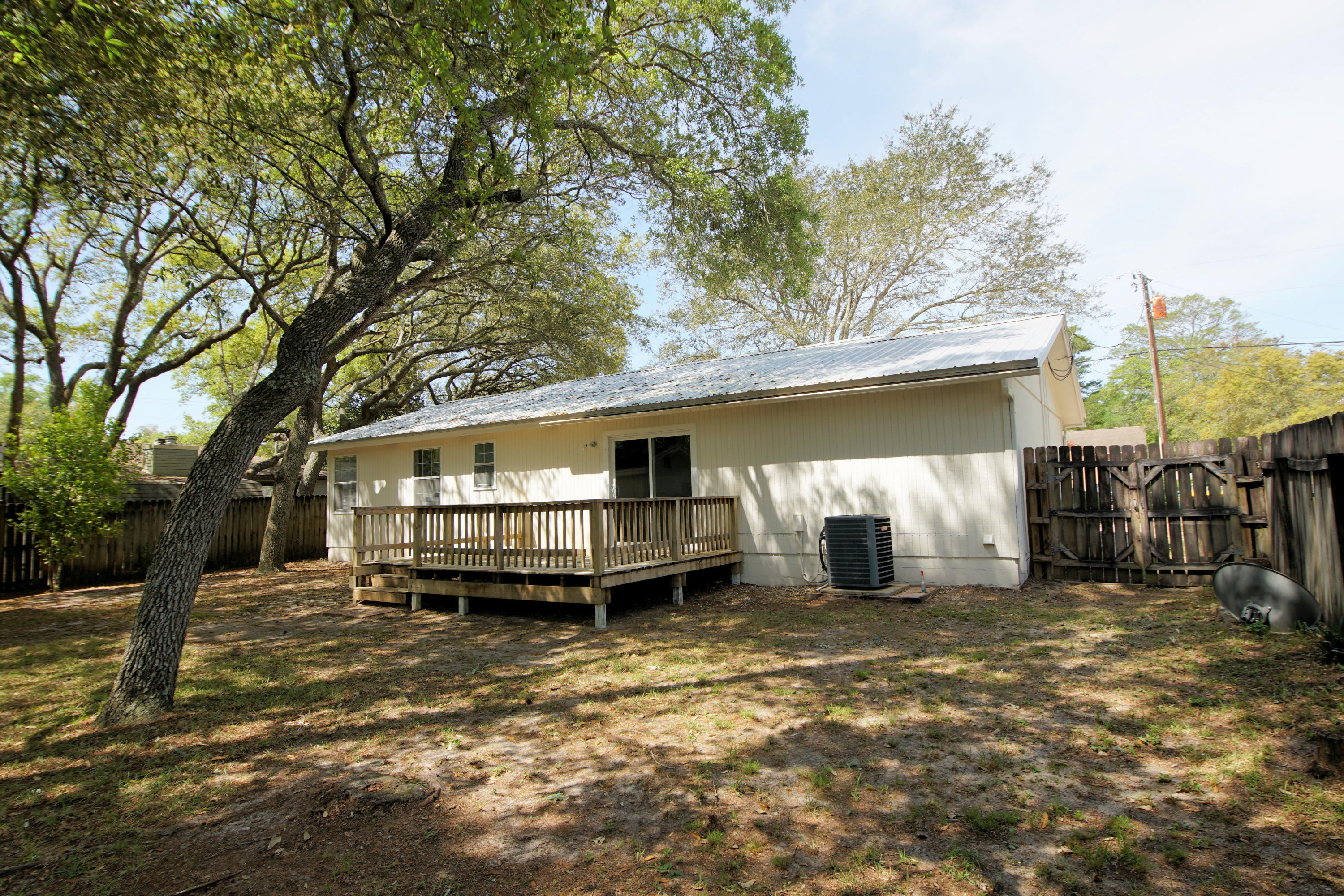 CREEKSIDE - Residential