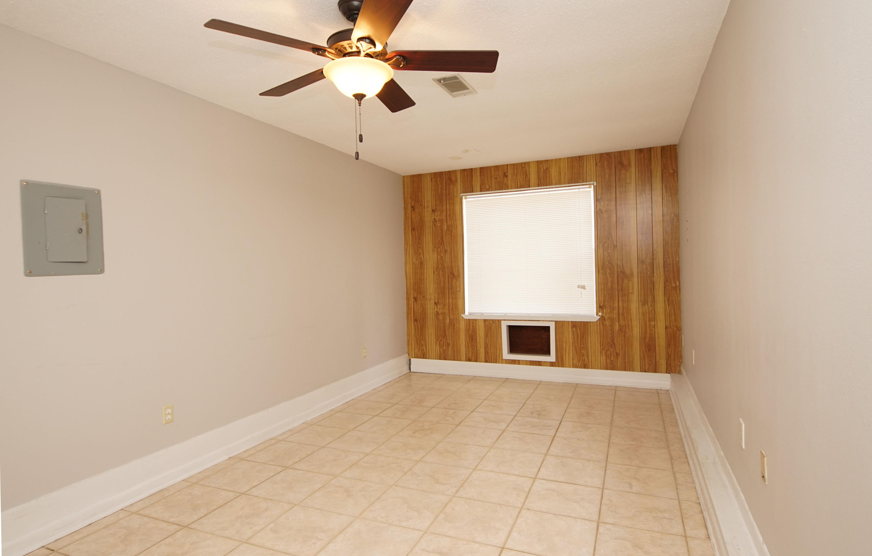 CREEKSIDE - Residential