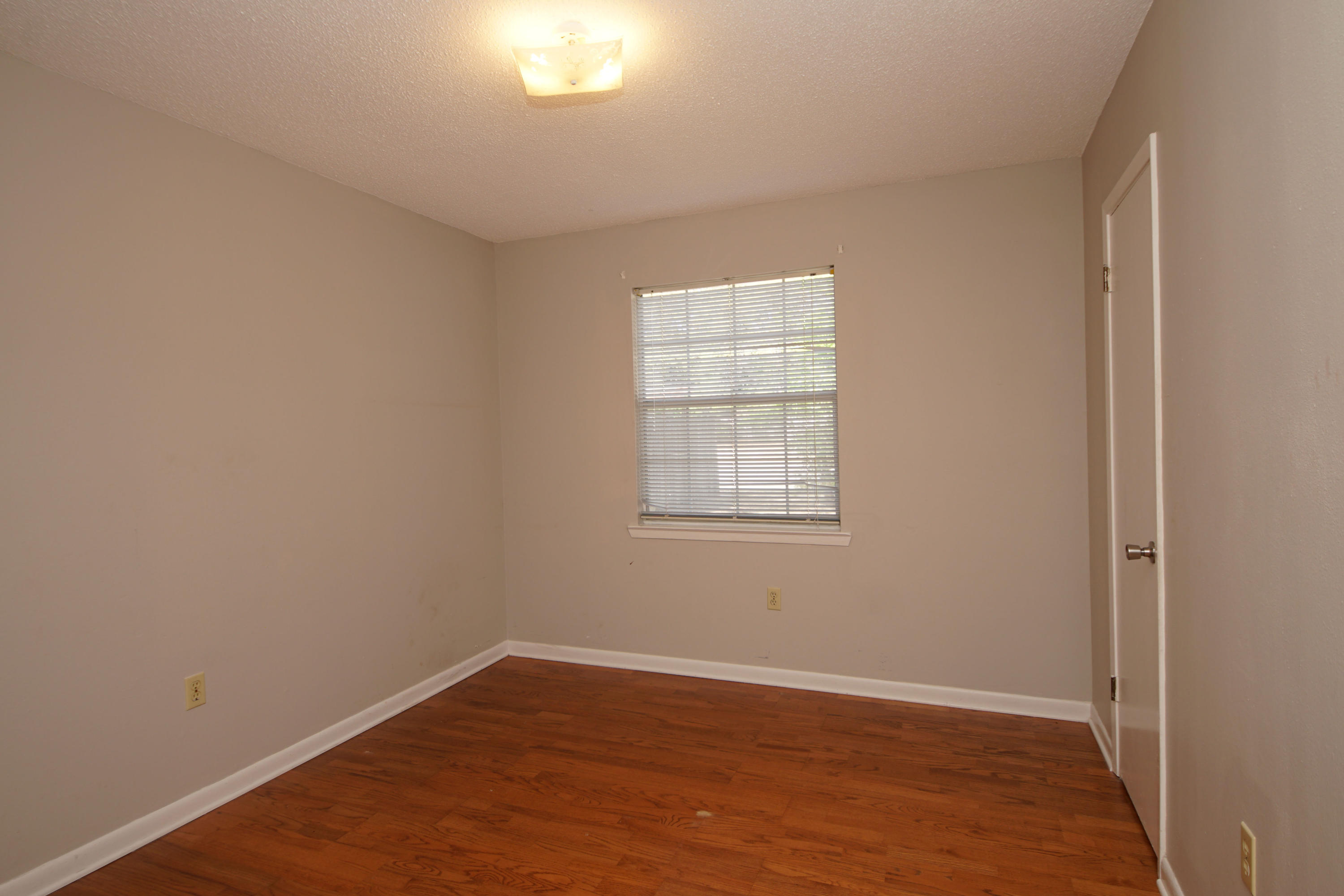 CREEKSIDE - Residential