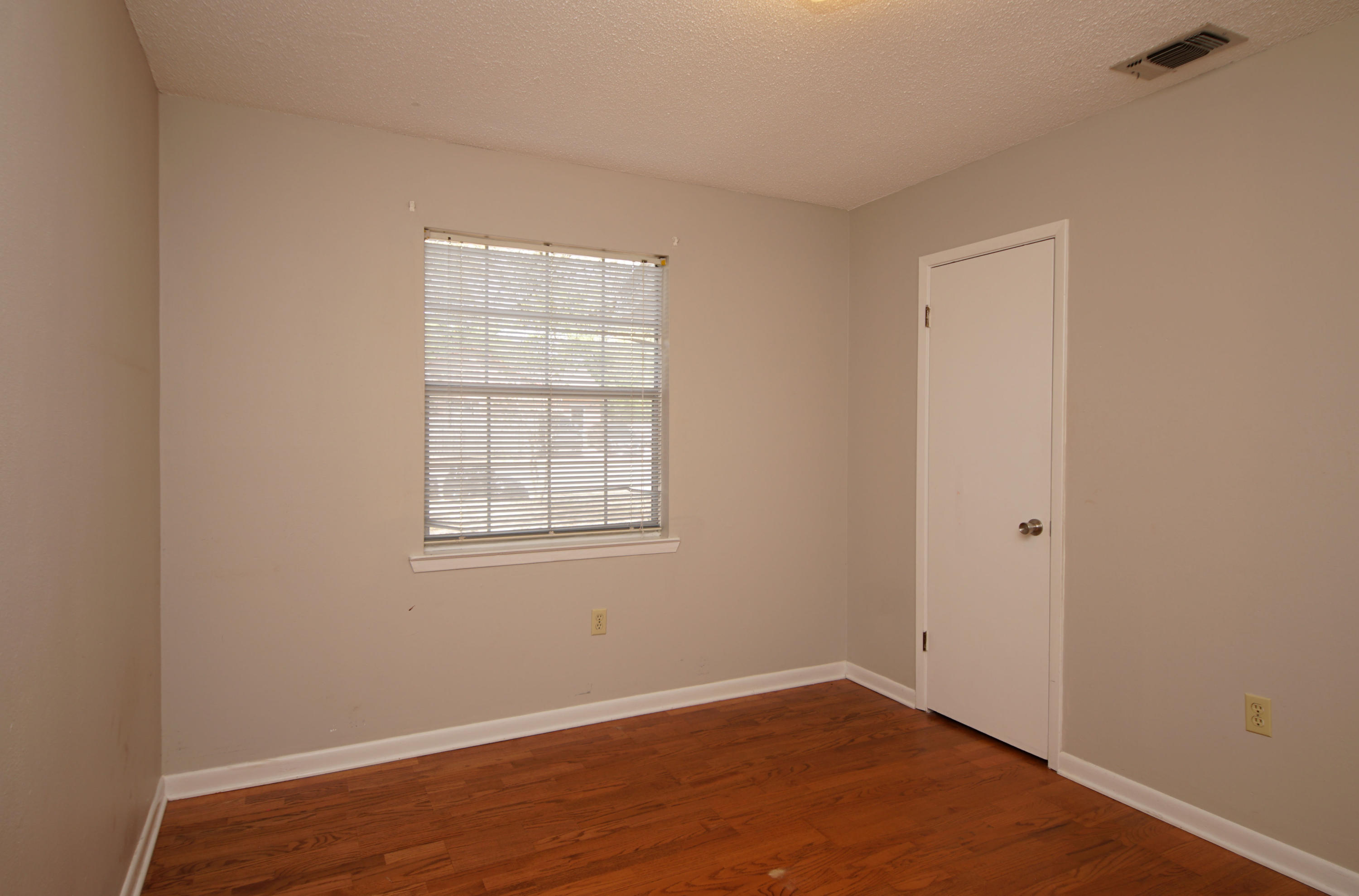 CREEKSIDE - Residential