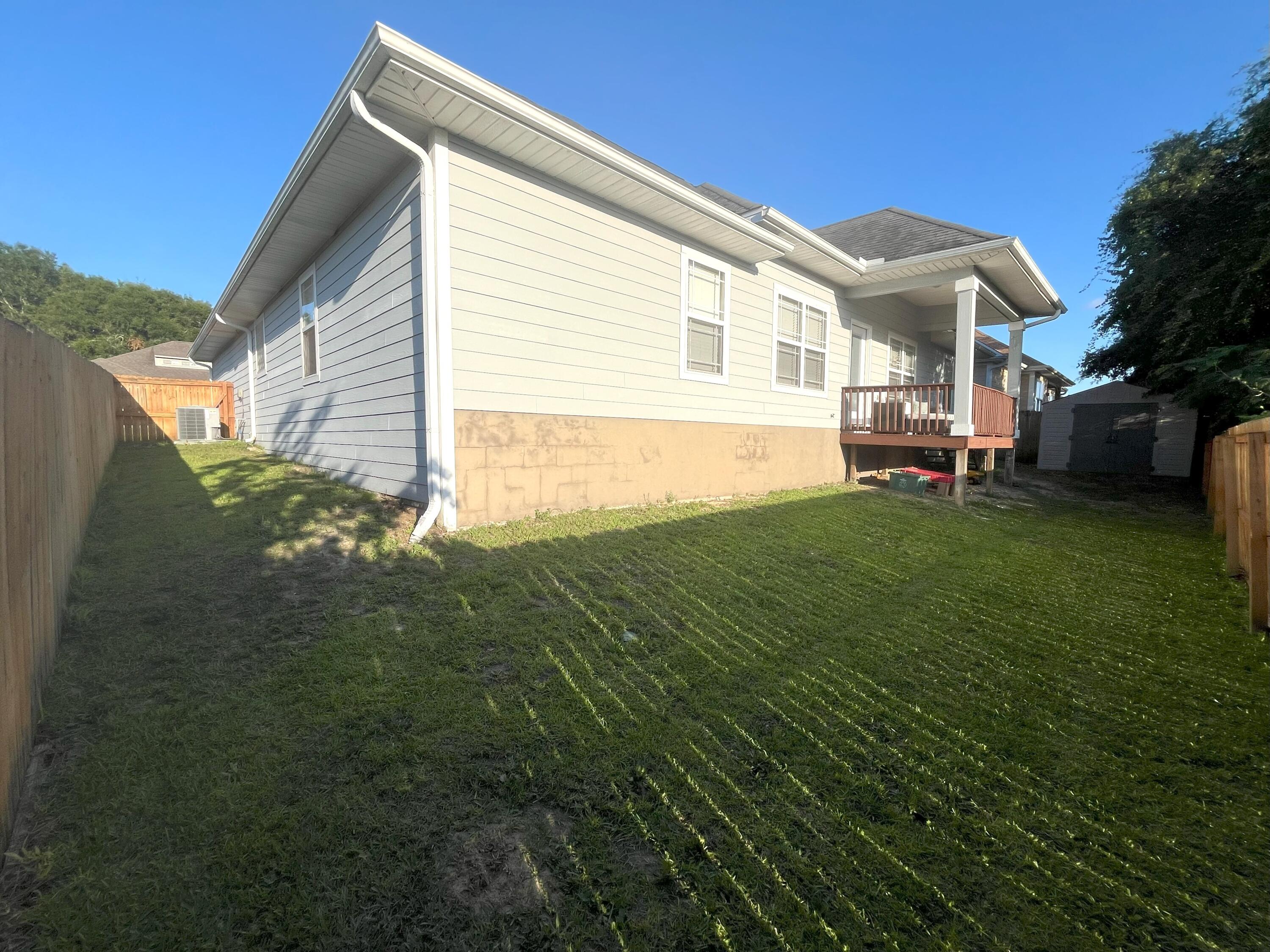 DUGGAN POND ESTATES - Residential Lease