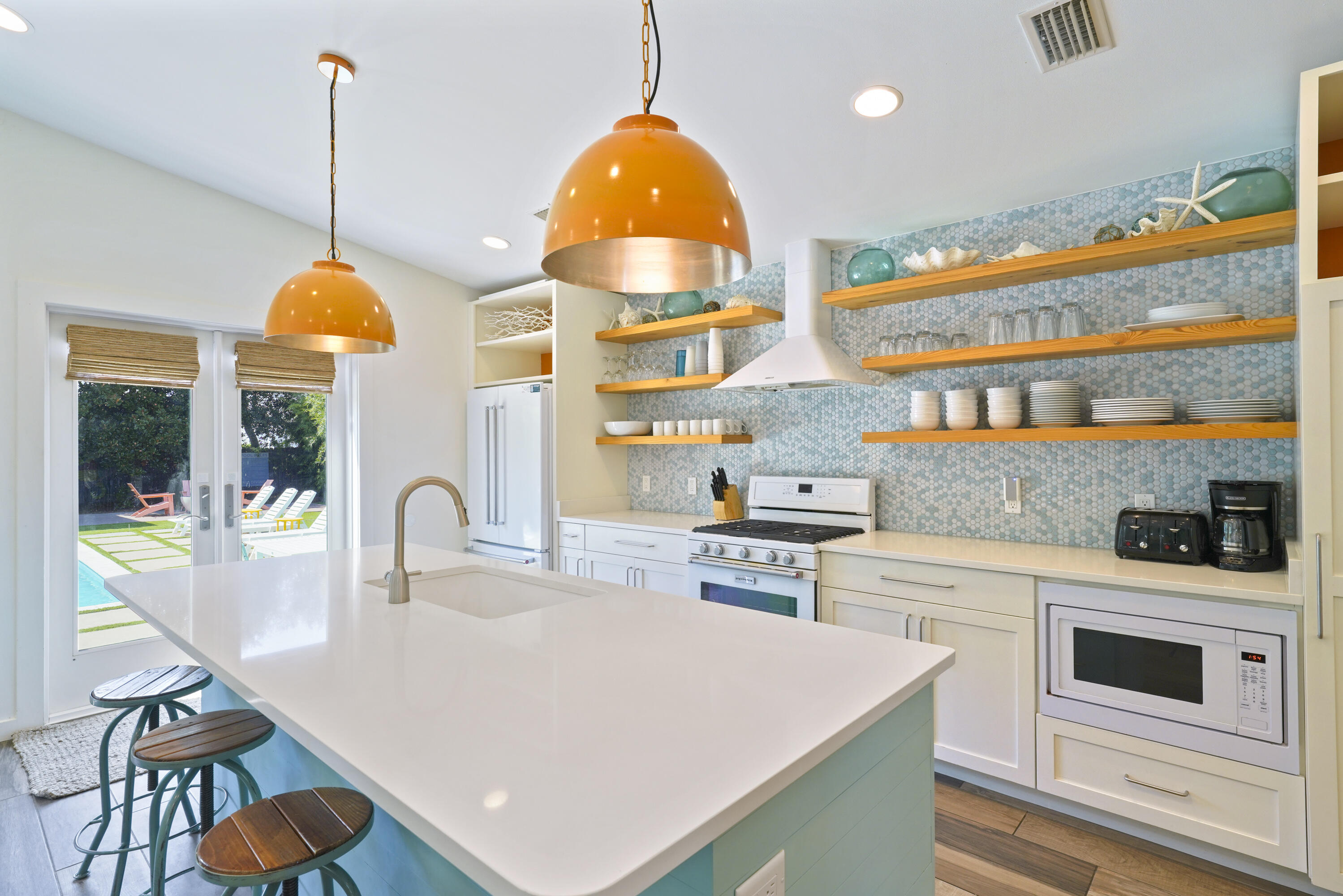 CRYSTAL BEACH - Residential