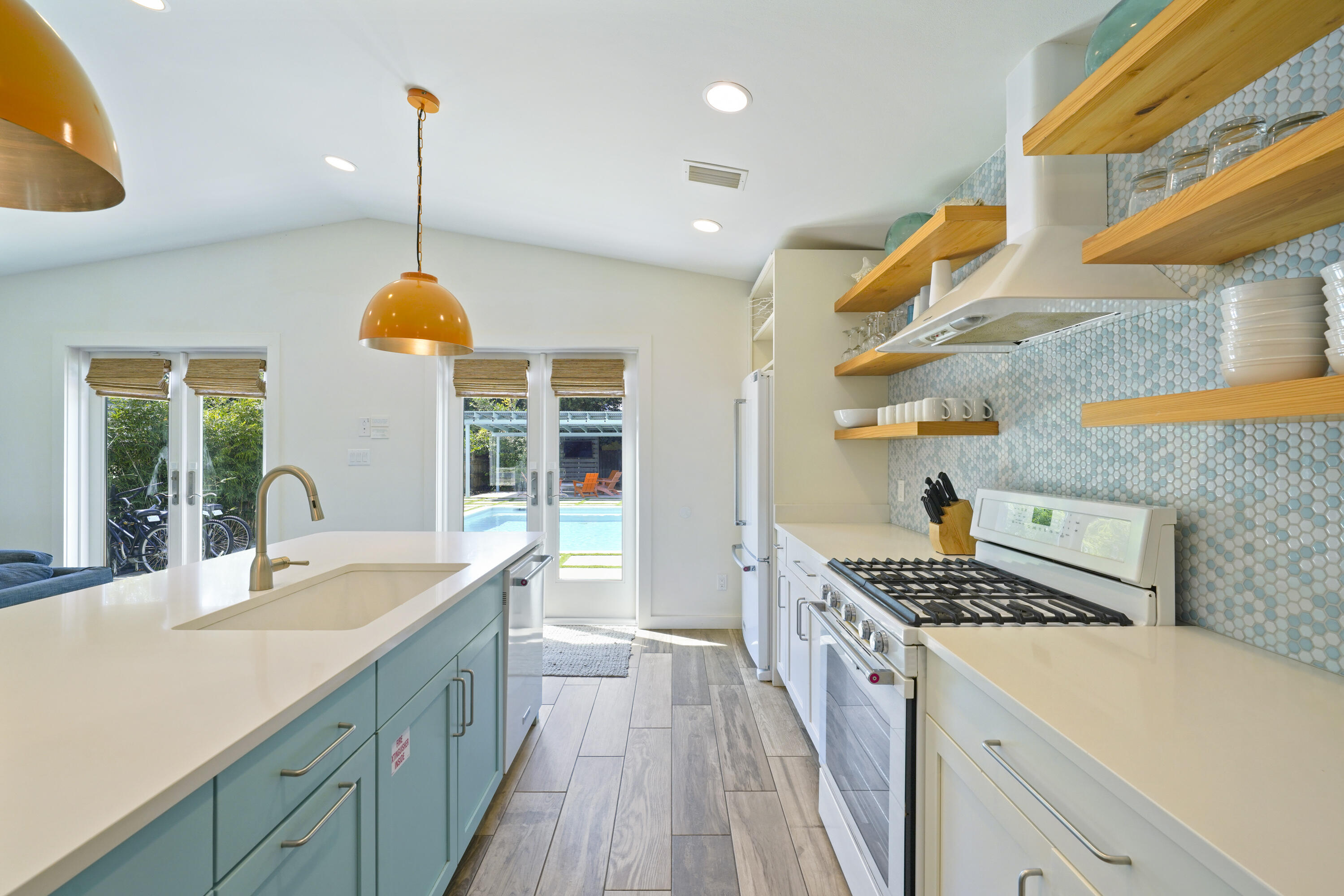CRYSTAL BEACH - Residential