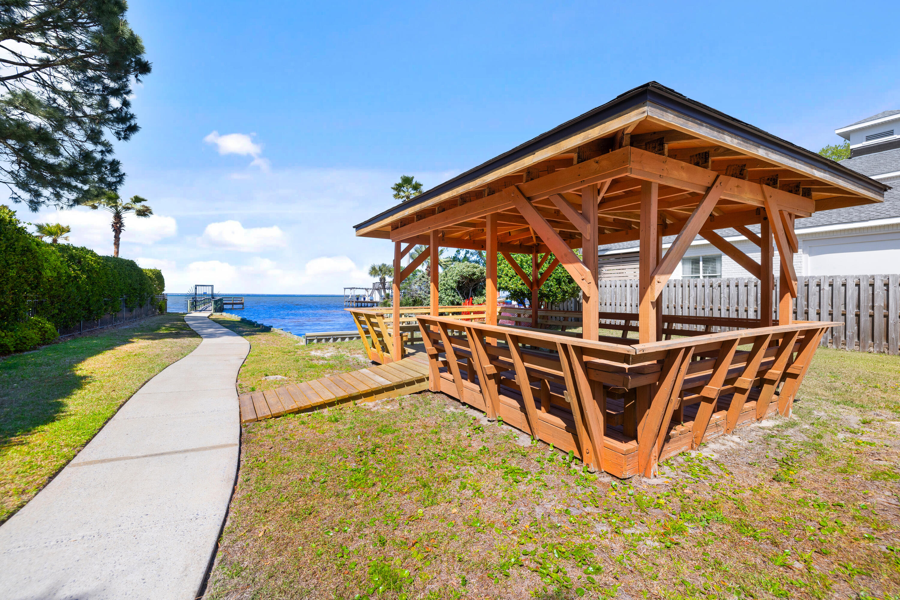 MANDAVILLA - Residential