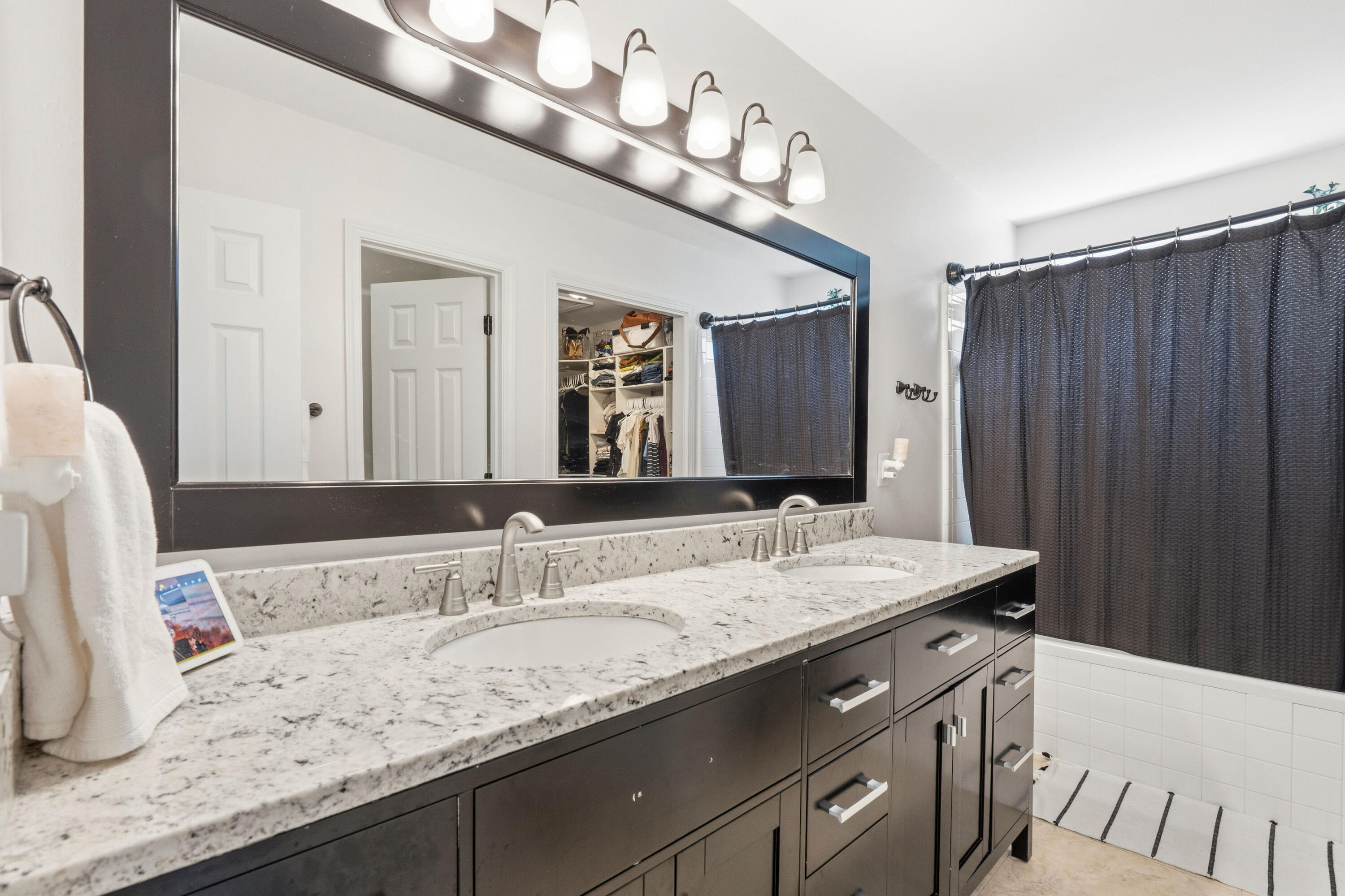 SANDALWOOD - Residential