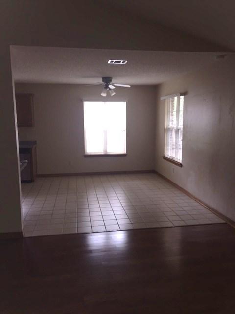 PARKWOOD SQUARE PH 2 - Residential Lease