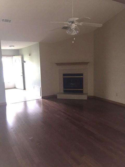 PARKWOOD SQUARE PH 2 - Residential Lease