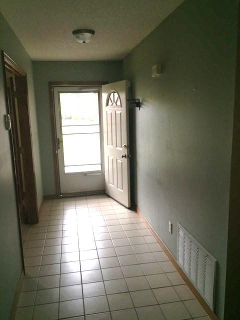 PARKWOOD SQUARE PH 2 - Residential Lease