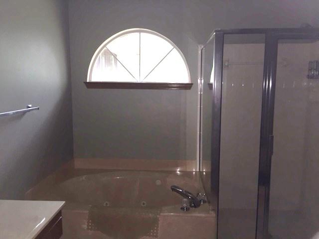 PARKWOOD SQUARE PH 2 - Residential Lease