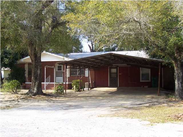 3 bd/1 ba home centrally located in Crestview. The home has a large 2-car carport and fenced-in backyard. Lead-based paint disclosure b/c the home was built prior to 1978. The home does have central heat/air. The owner will consider a pet on a case-by-case basis and w/ a $250 non-refundable pet fee. Pleae call for more info!