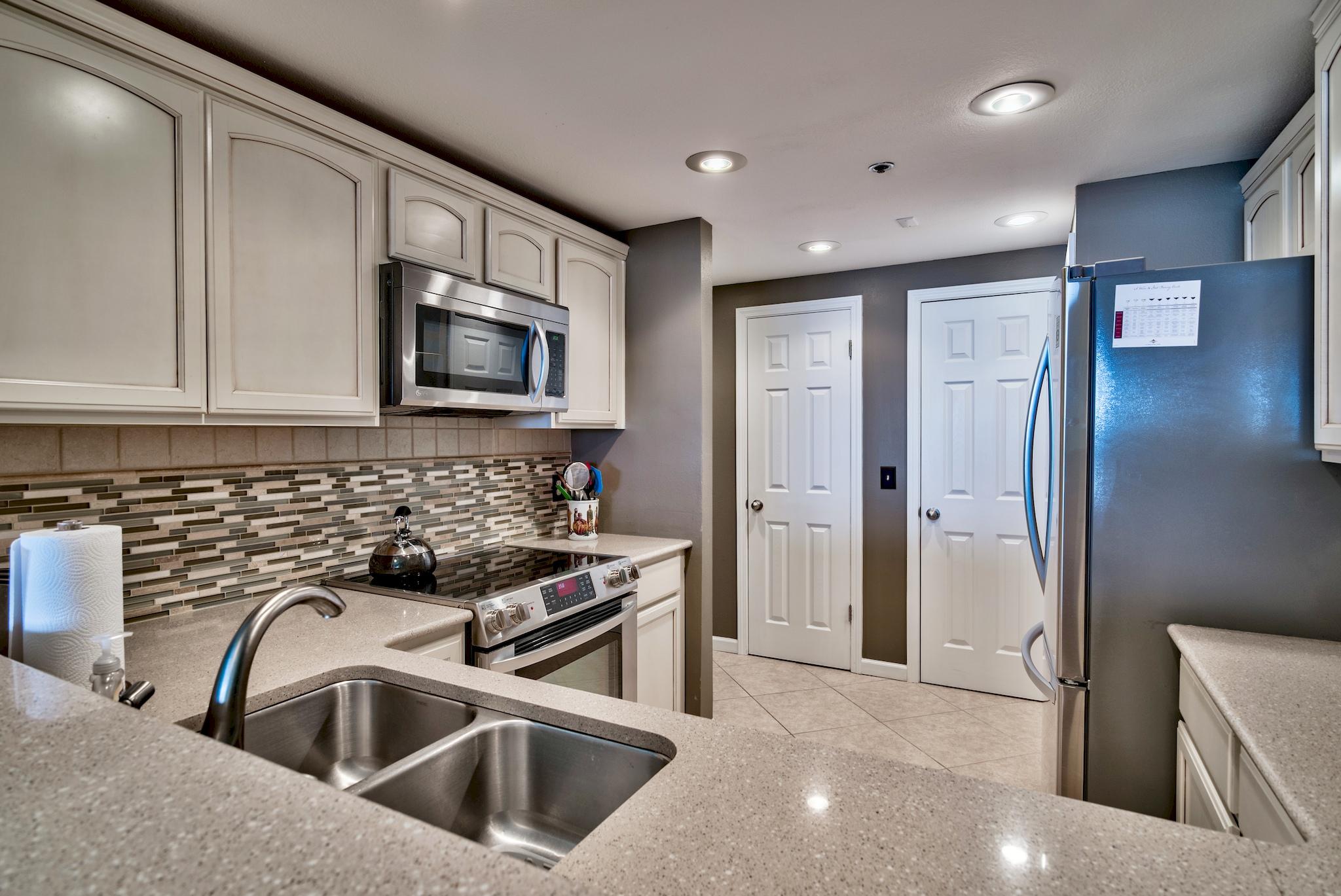 PLAYERS CLUB ON THE BAY THE - Residential