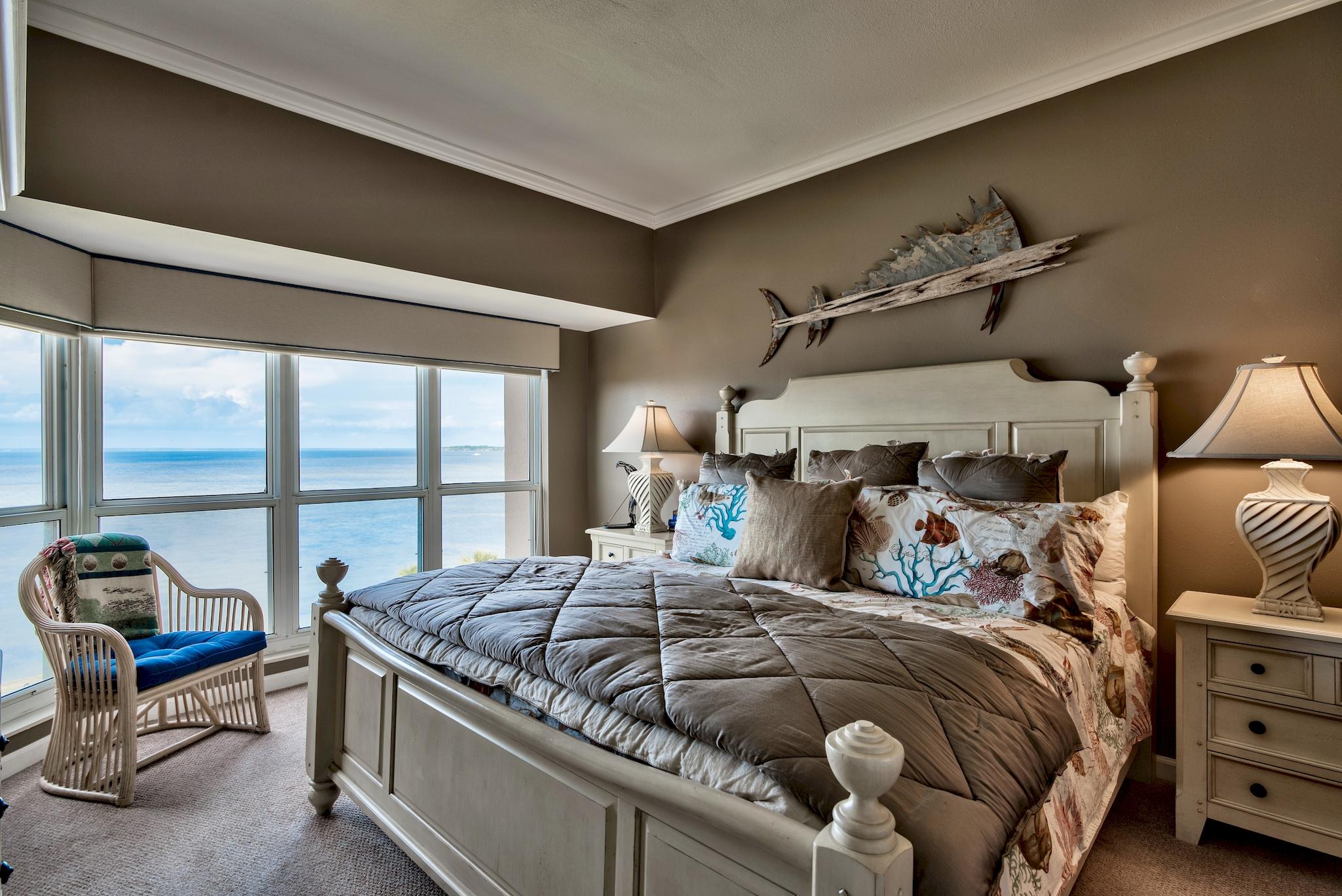 PLAYERS CLUB ON THE BAY THE - Residential