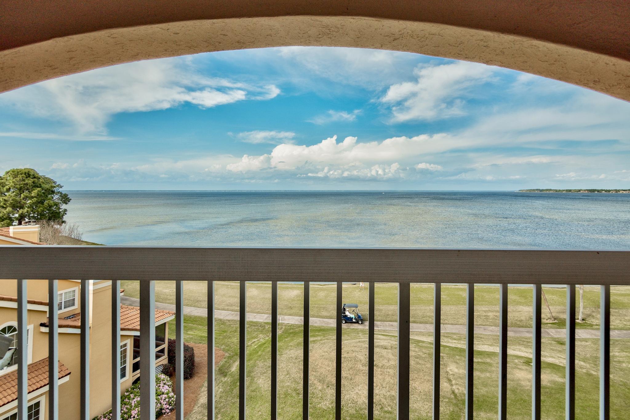 PLAYERS CLUB ON THE BAY THE - Residential