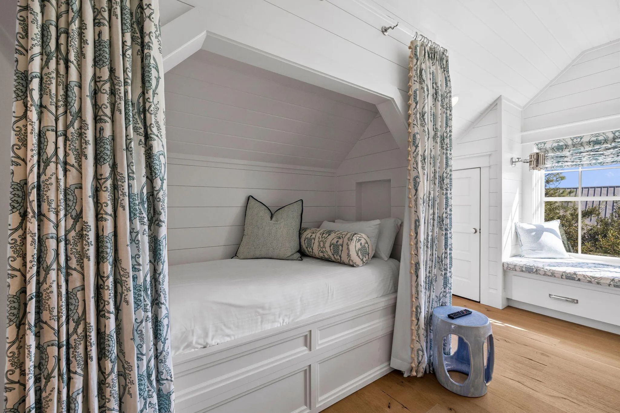 Santa Rosa Beach, Florida 32459, United States, 6 Bedrooms Bedrooms, ,7 BathroomsBathrooms,Residential,Pending,31812