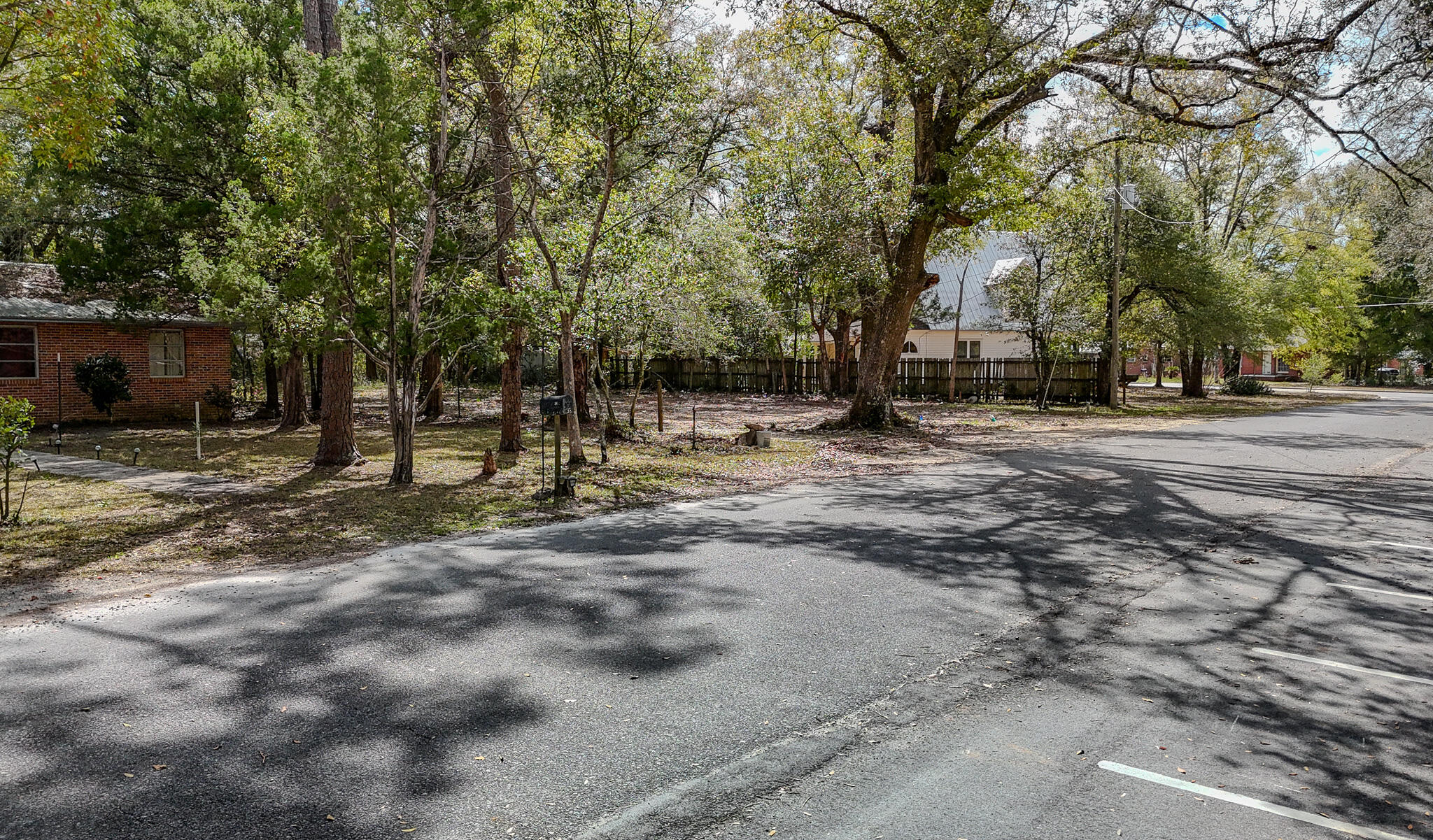 METES & BOUNDS - Land