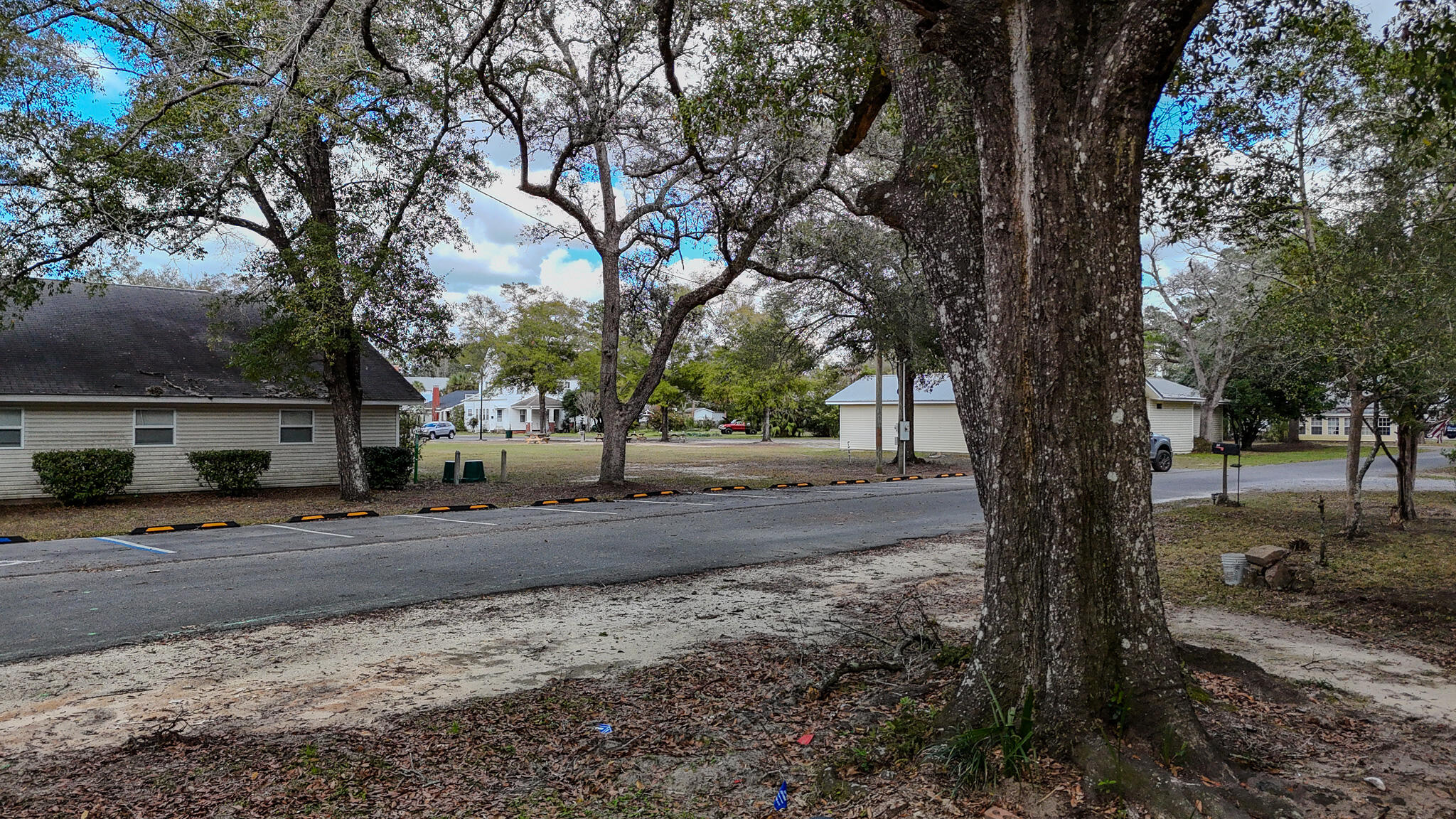 METES & BOUNDS - Land