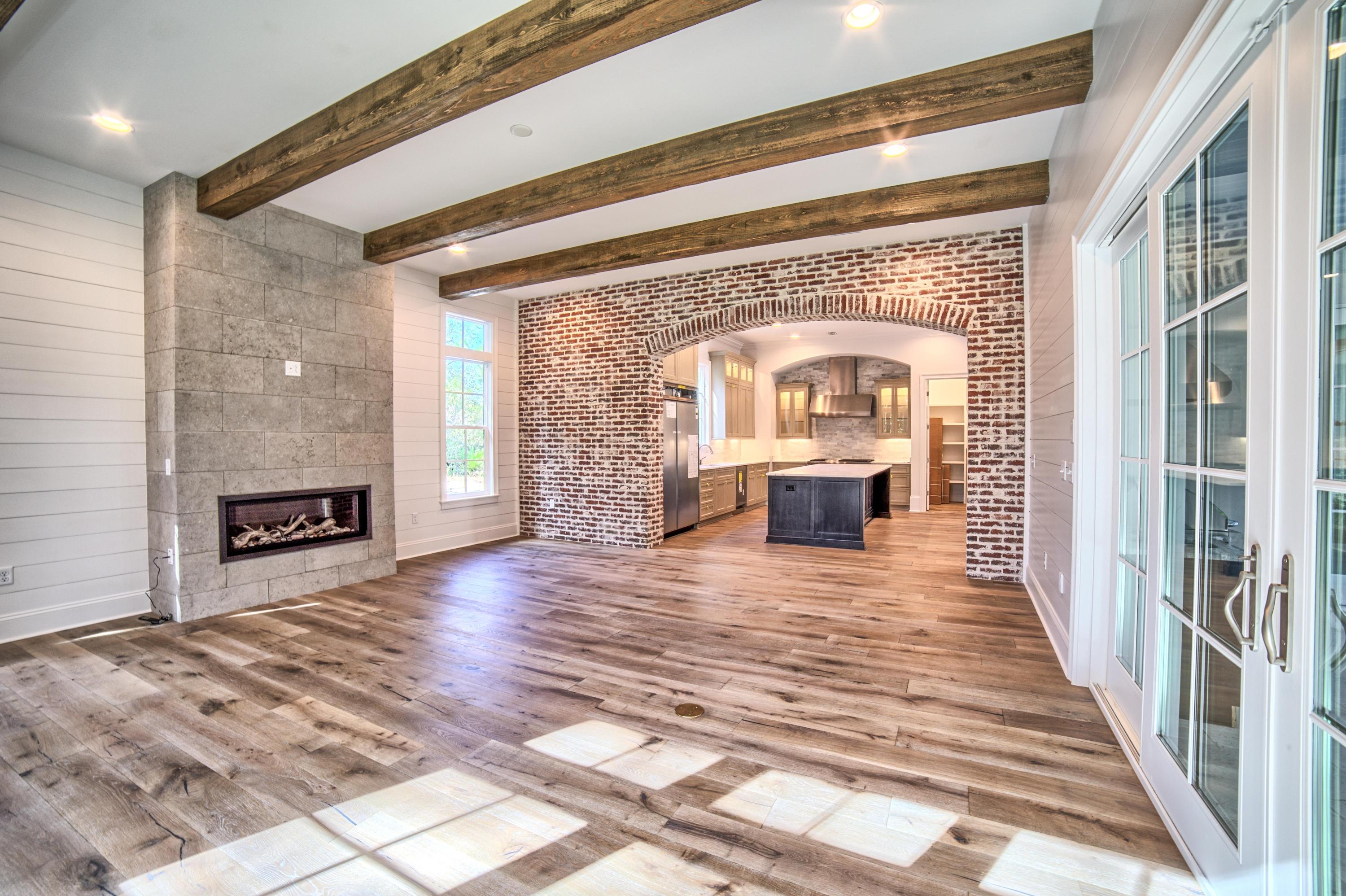 BURNT PINE - Residential