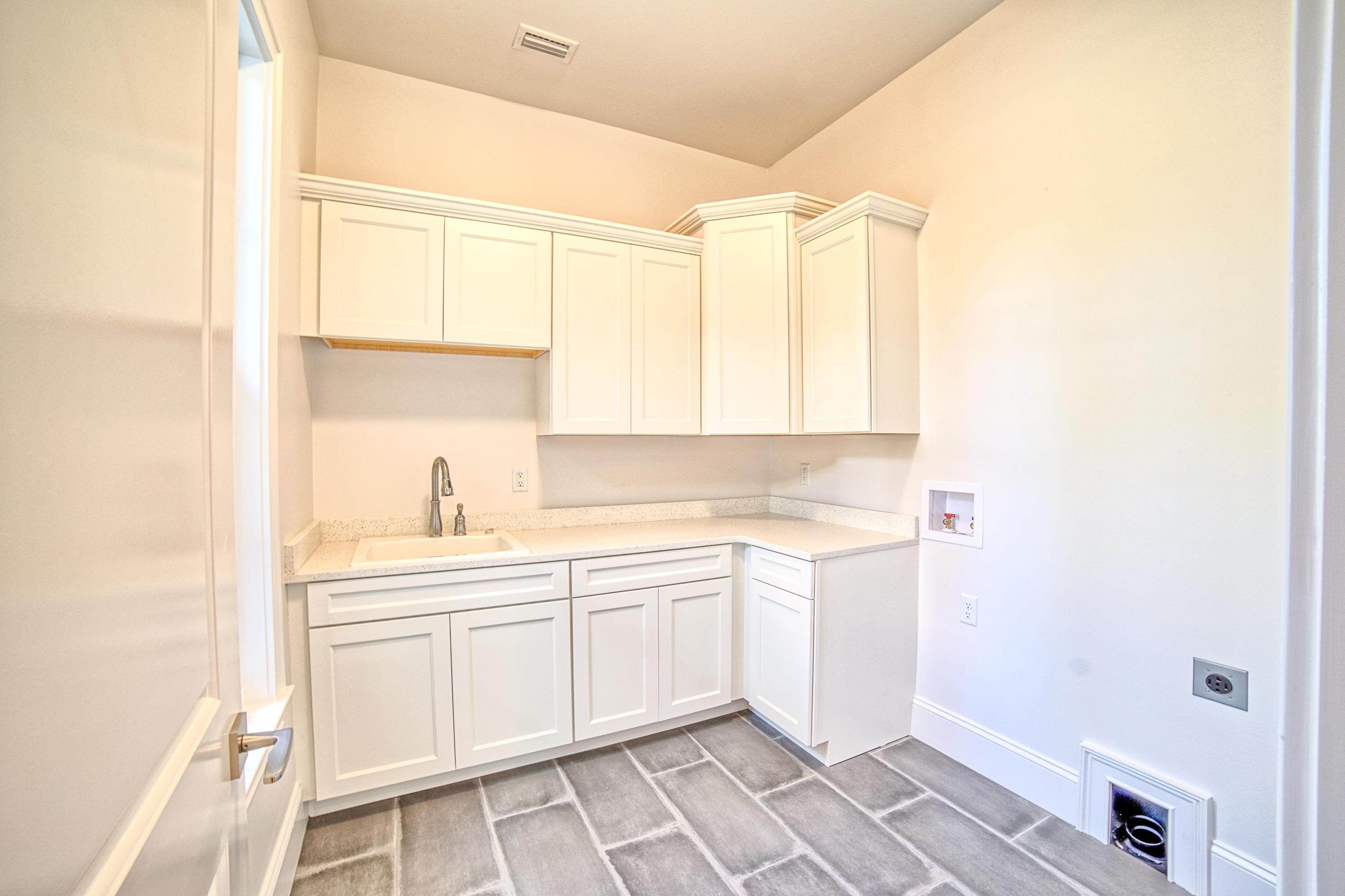 BURNT PINE - Residential