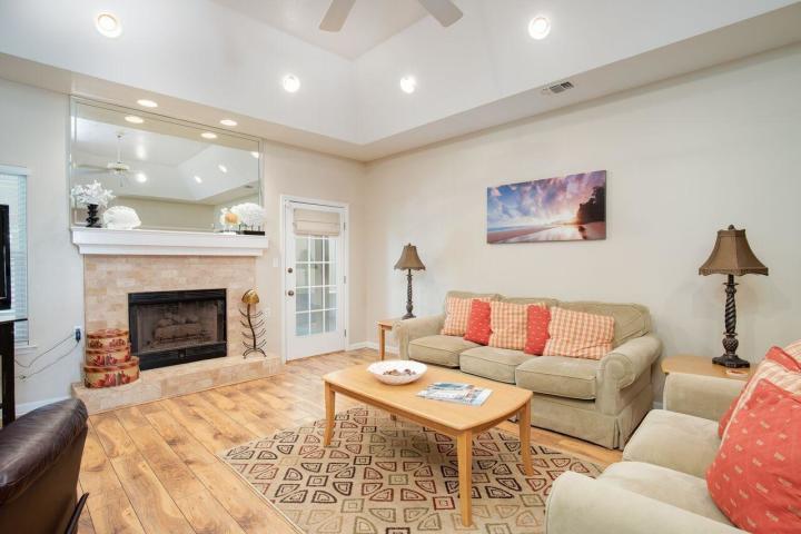 PORT OF CALL - Residential