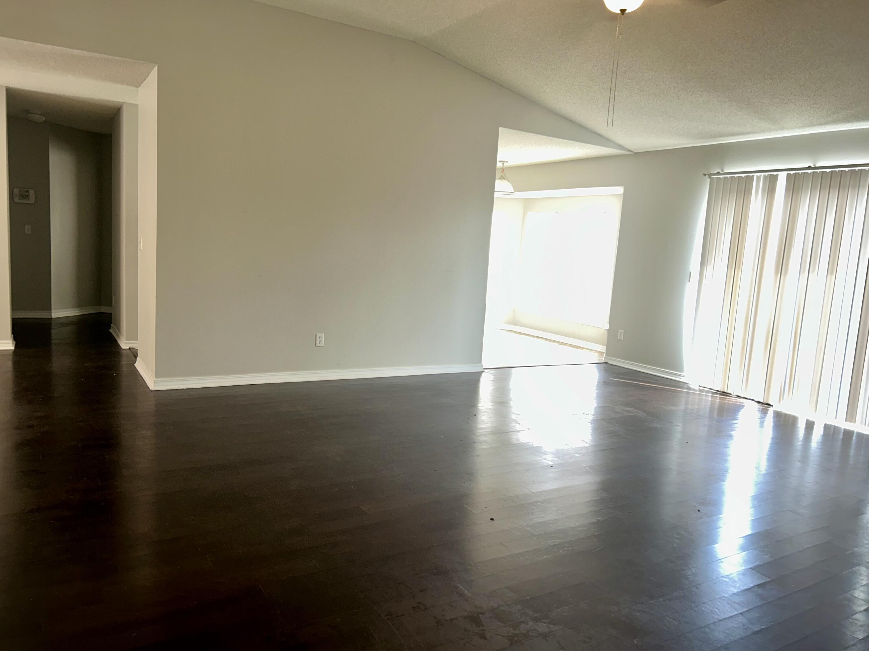 COUNTRYVIEW ESTATES 10TH ADDN - Residential Lease