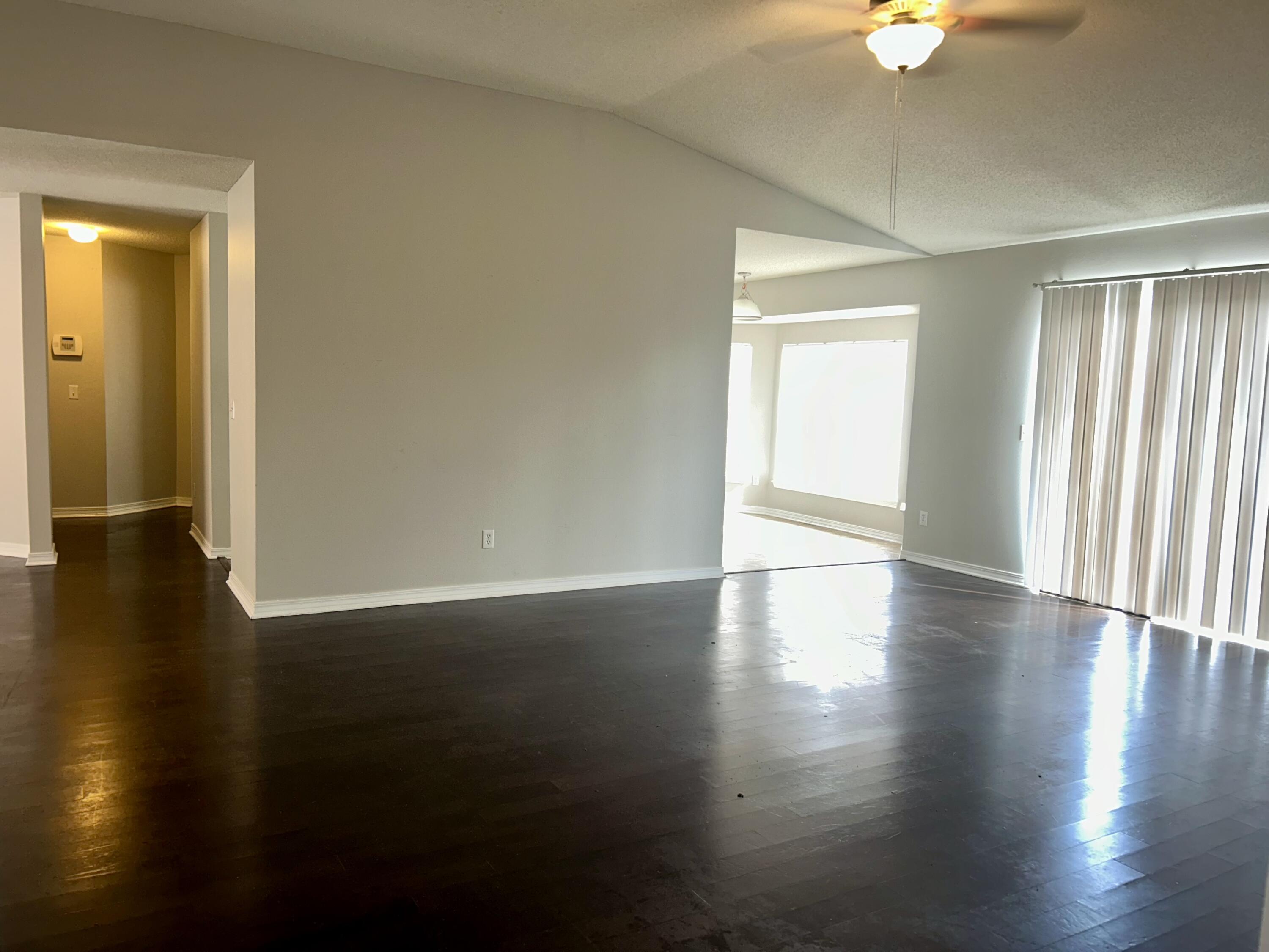 COUNTRYVIEW ESTATES 10TH ADDN - Residential Lease