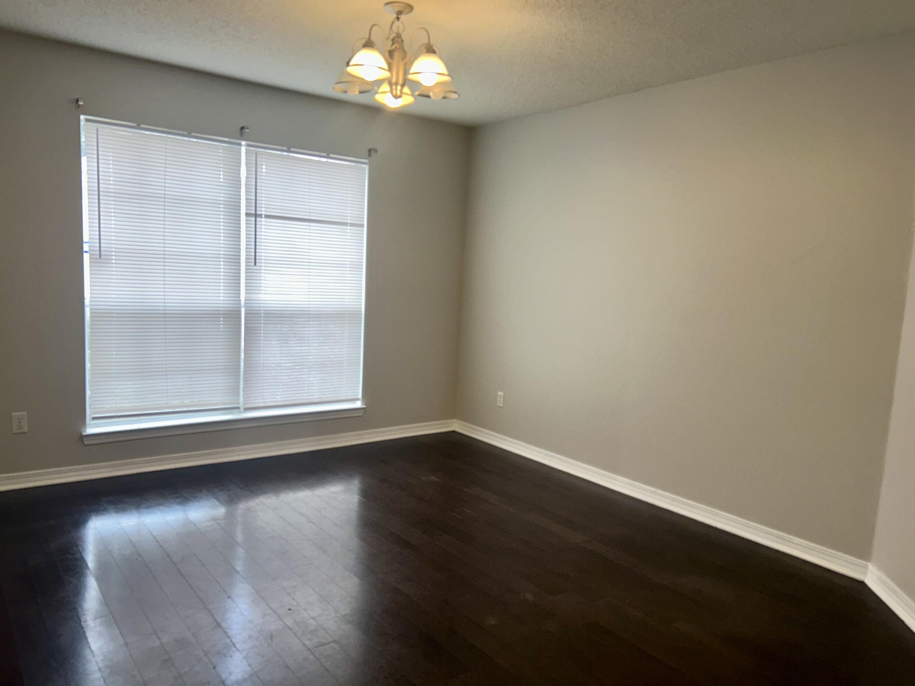 COUNTRYVIEW ESTATES 10TH ADDN - Residential Lease