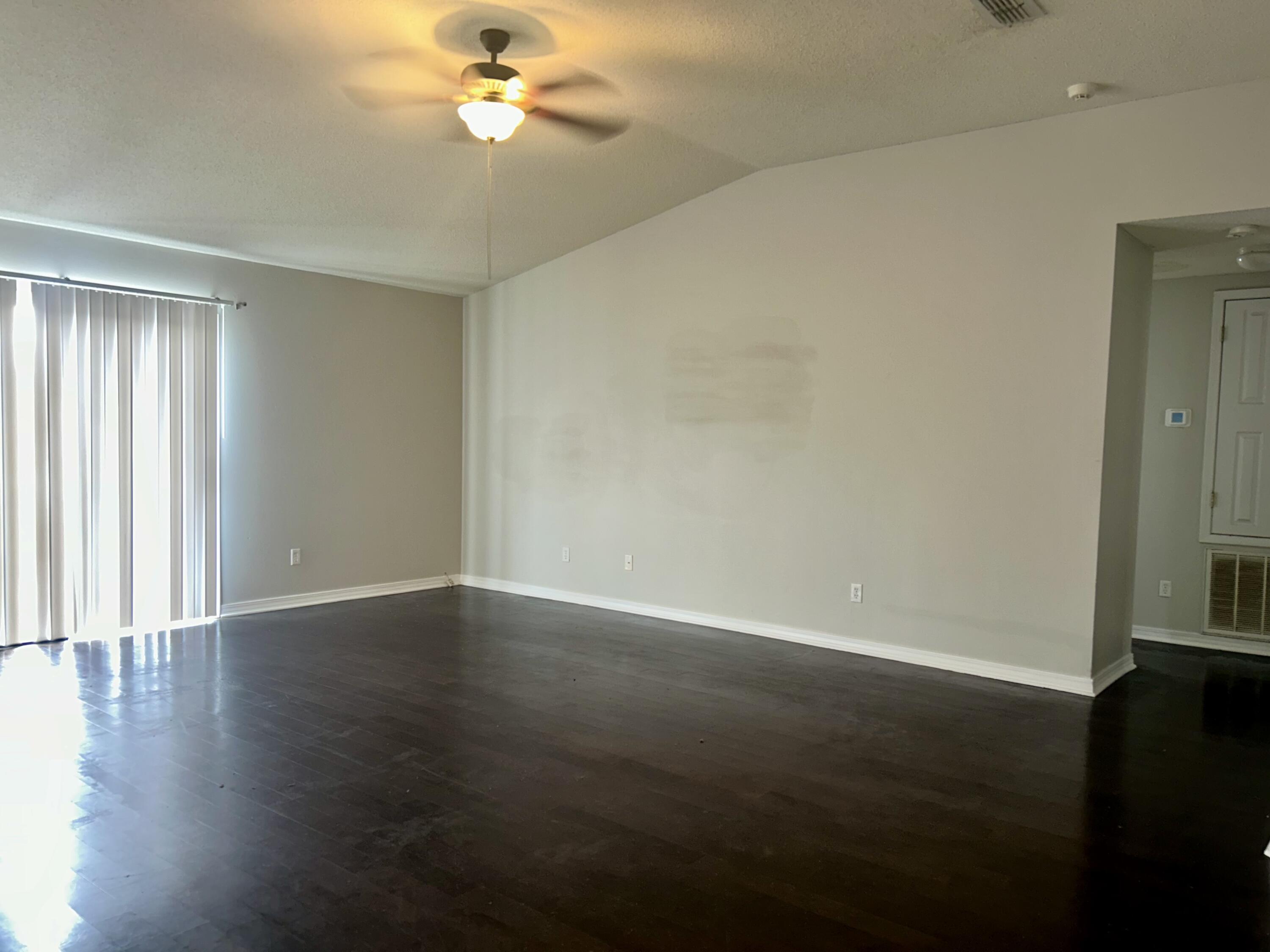 COUNTRYVIEW ESTATES 10TH ADDN - Residential Lease