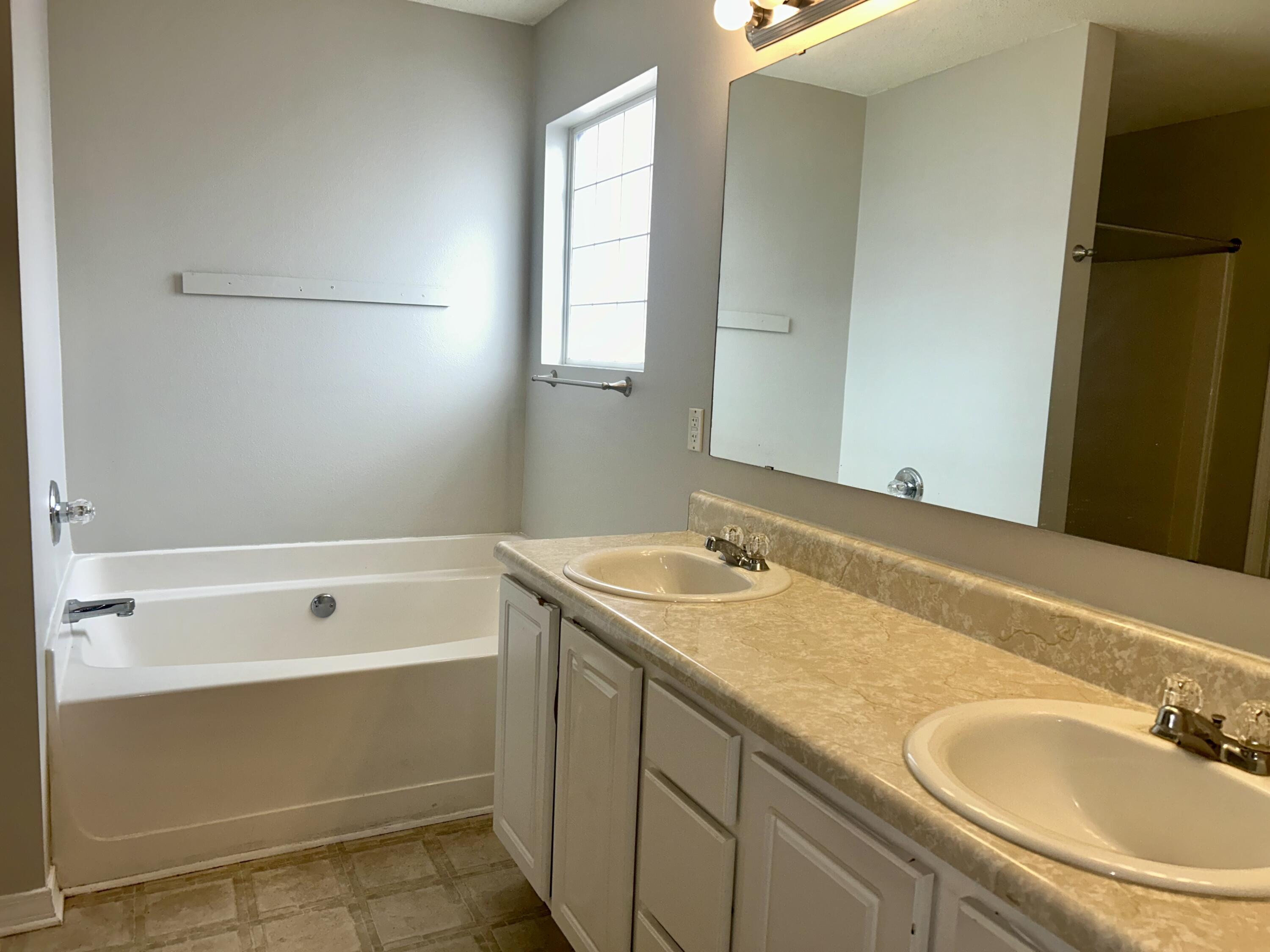 COUNTRYVIEW ESTATES 10TH ADDN - Residential Lease