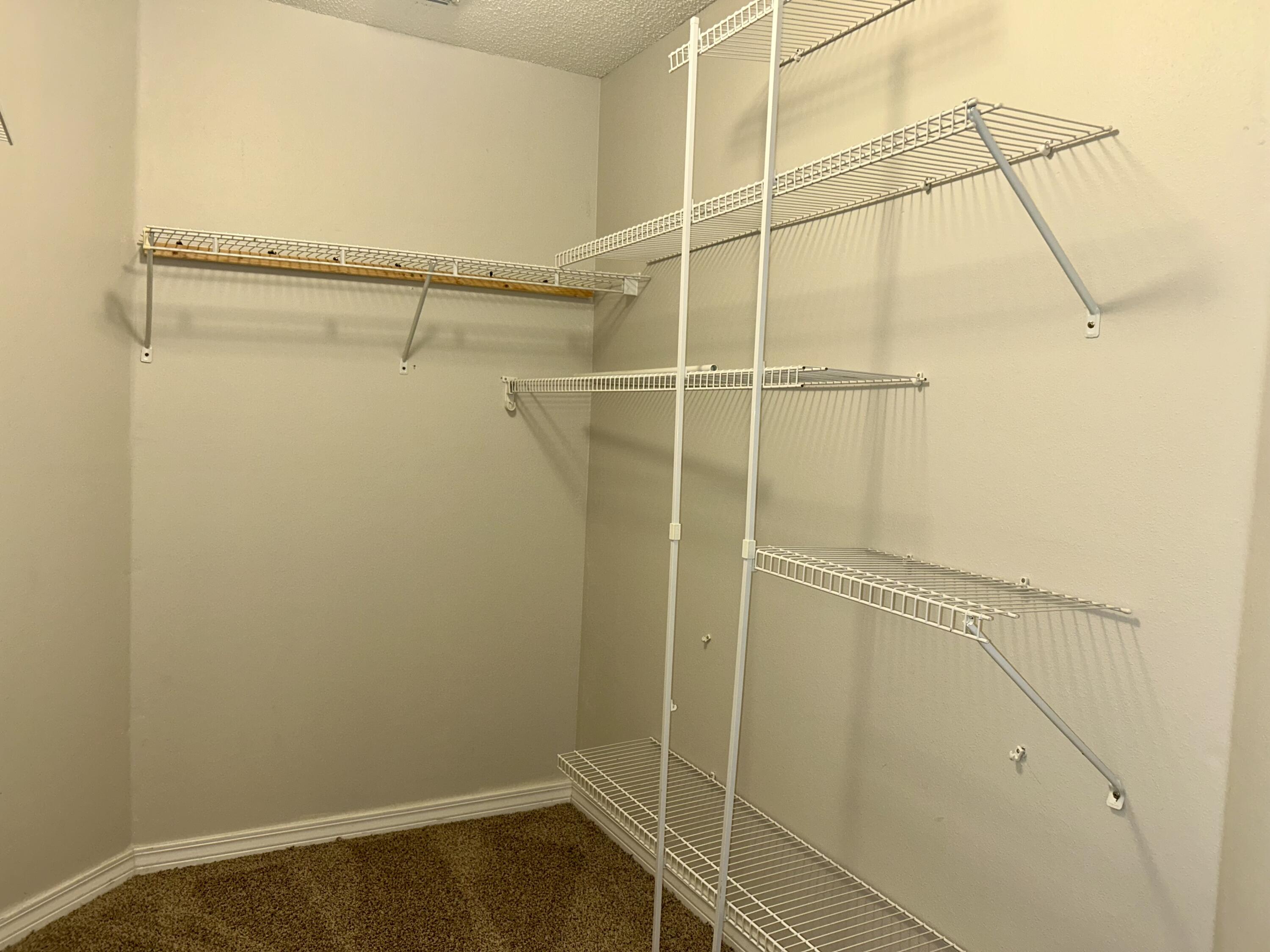 COUNTRYVIEW ESTATES 10TH ADDN - Residential Lease