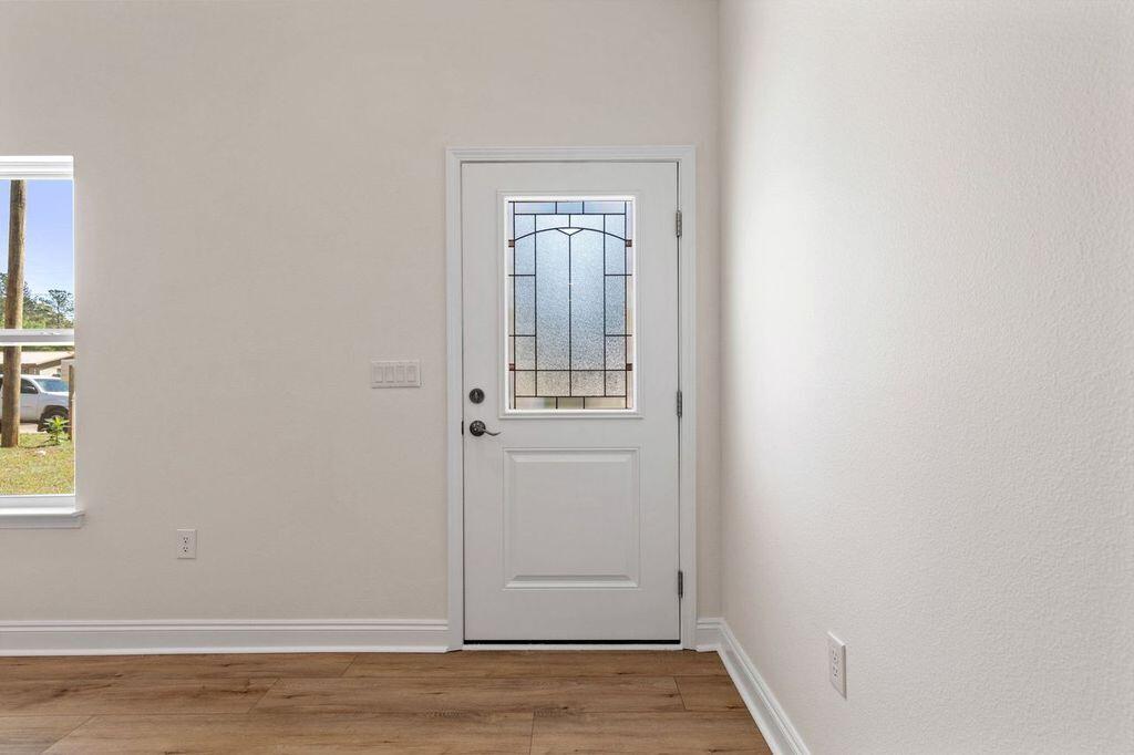 QUIET OAKS - Residential