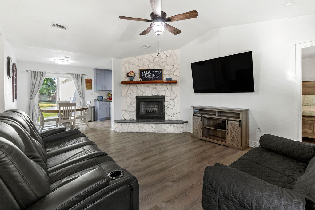 NAVARRE S/D 2ND ADDN - Residential