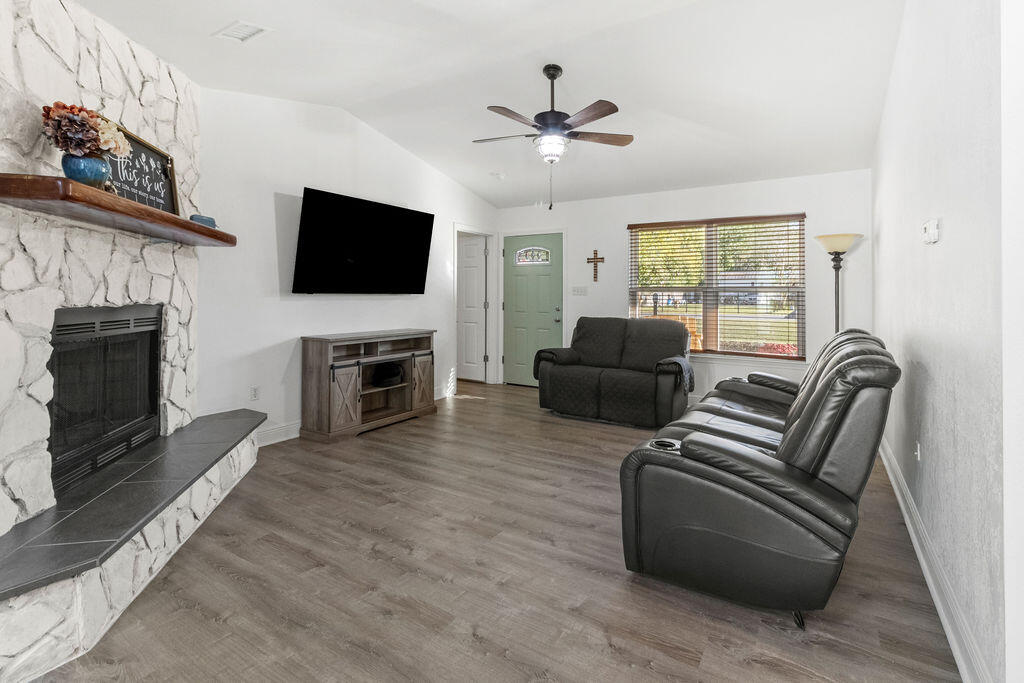 NAVARRE S/D 2ND ADDN - Residential