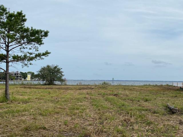 Beautiful water views... sunrise to the East and sunsets to the West. This is where you find solitude. This property is almost to the culdesac so no through traffic and activity. This size homesite on the water may be just what you have been searching for.