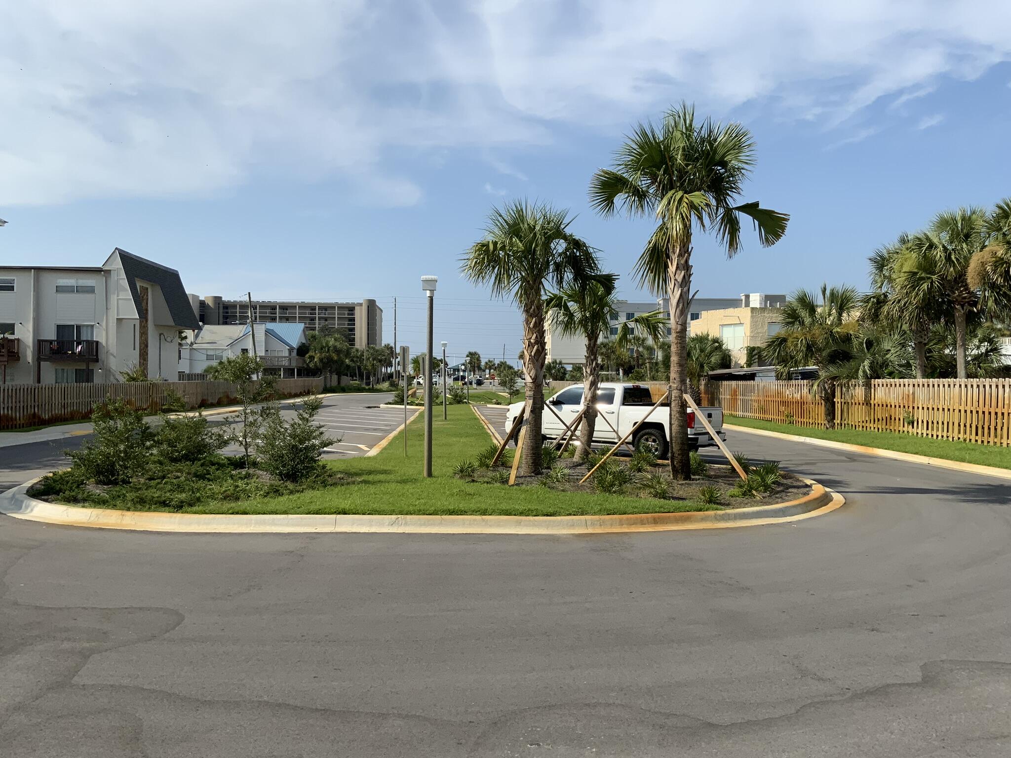 ISLANDWOOD CONDO - Residential