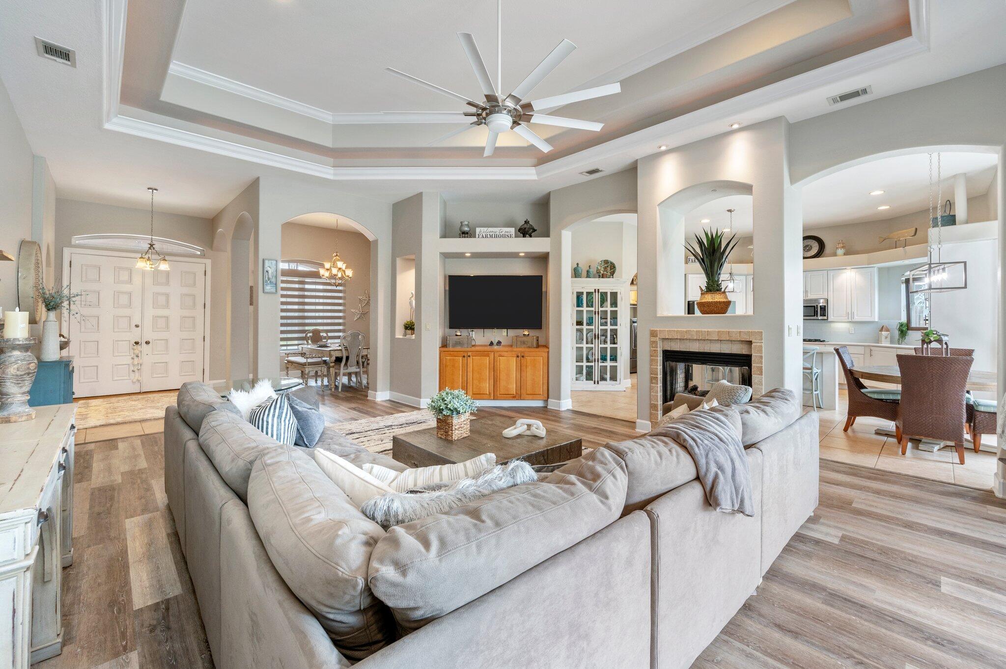 CHARDONNAY ESTATES - Residential