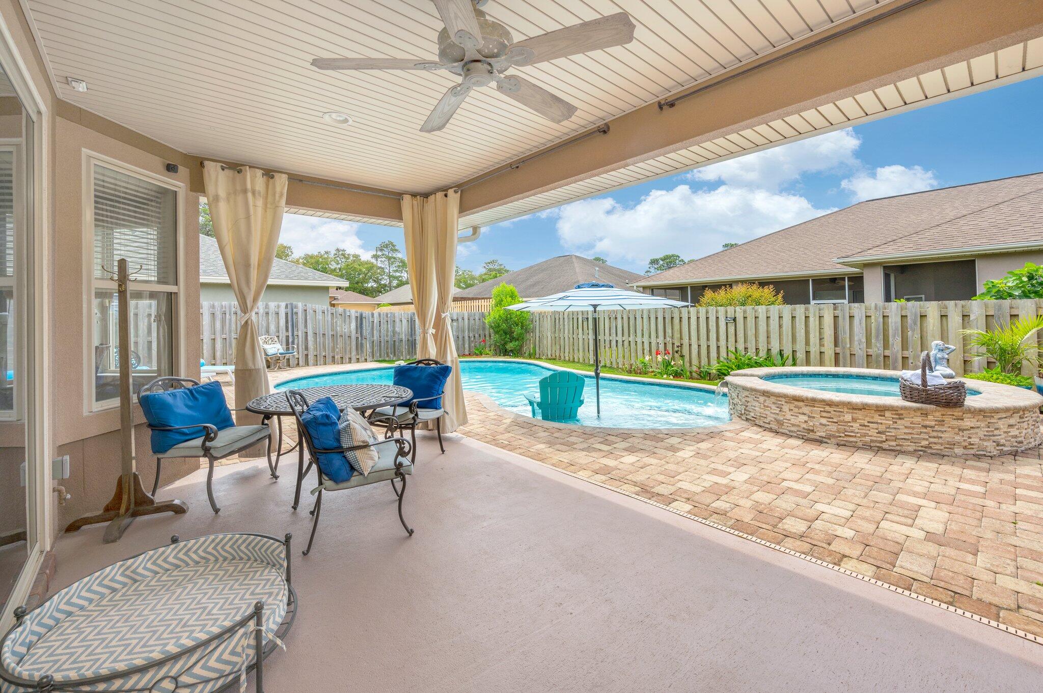 CHARDONNAY ESTATES - Residential