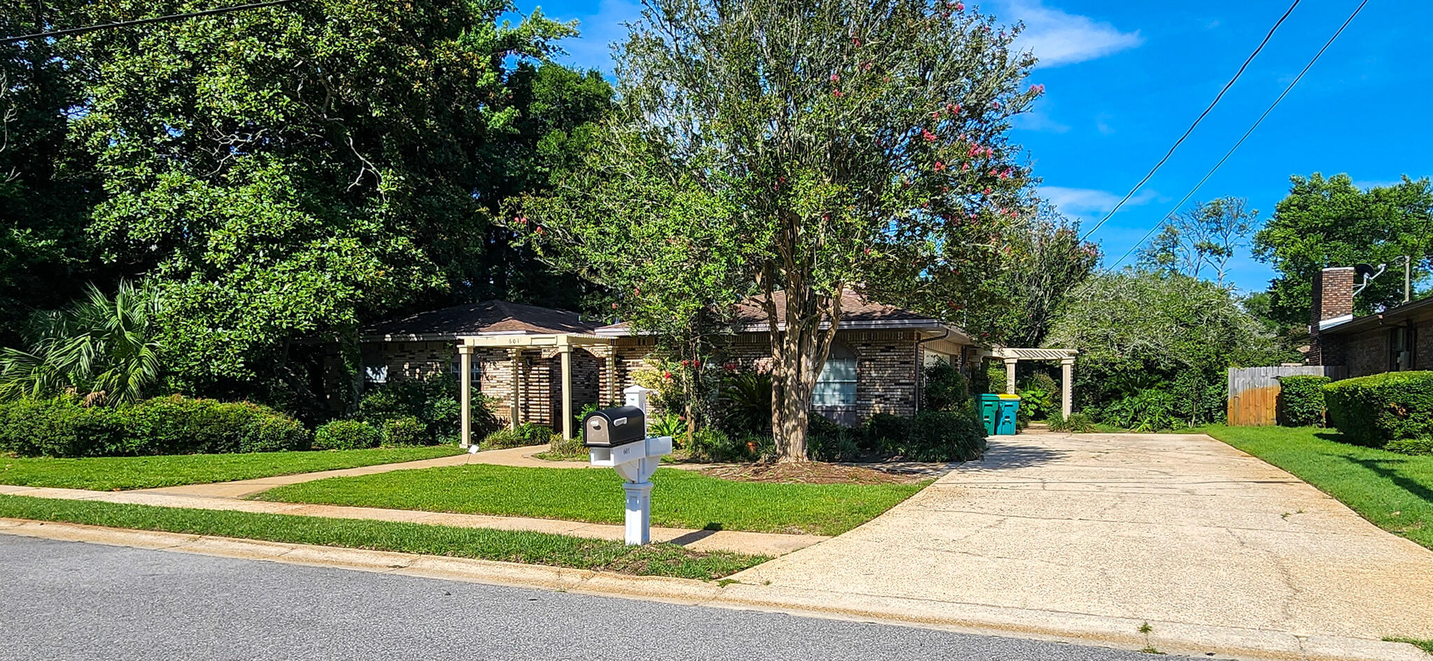 CHEROKEE WOODS - Residential