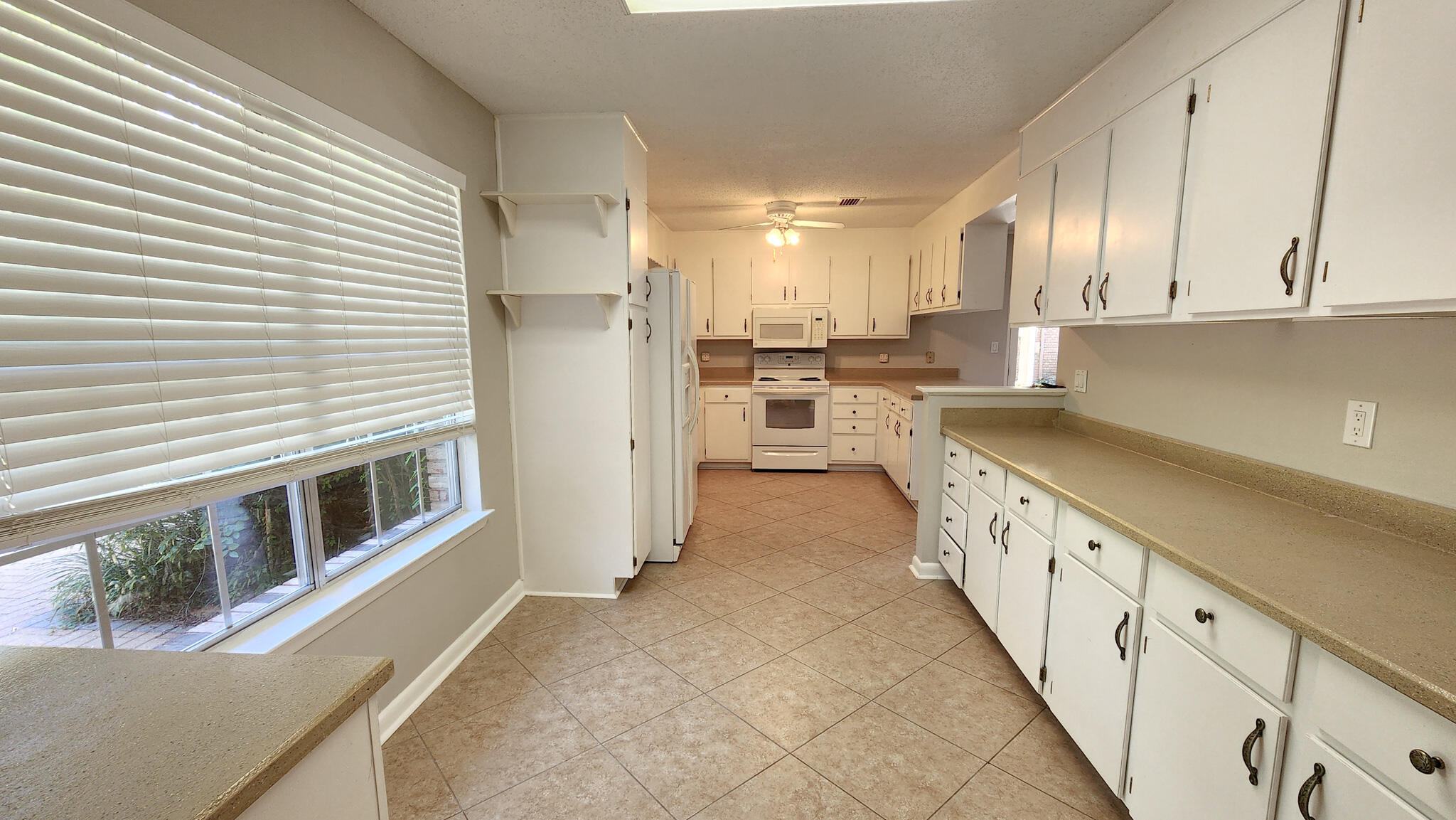 CHEROKEE WOODS - Residential