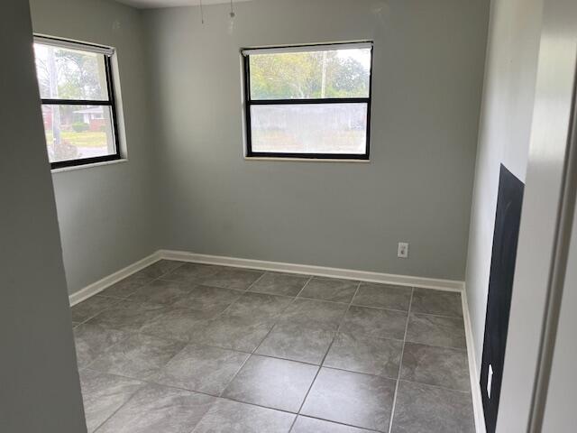 ELLIOTTS POINT 10TH ADDN - Residential Lease