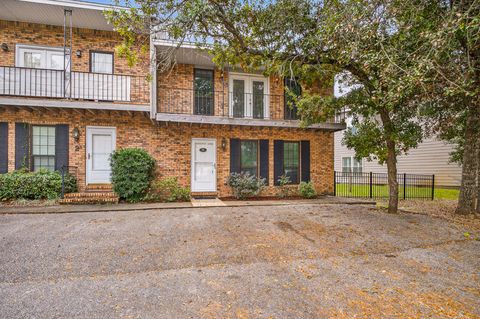 96 NE Yacht Club Drive UNIT 1 Fort Walton Beach FL 32548