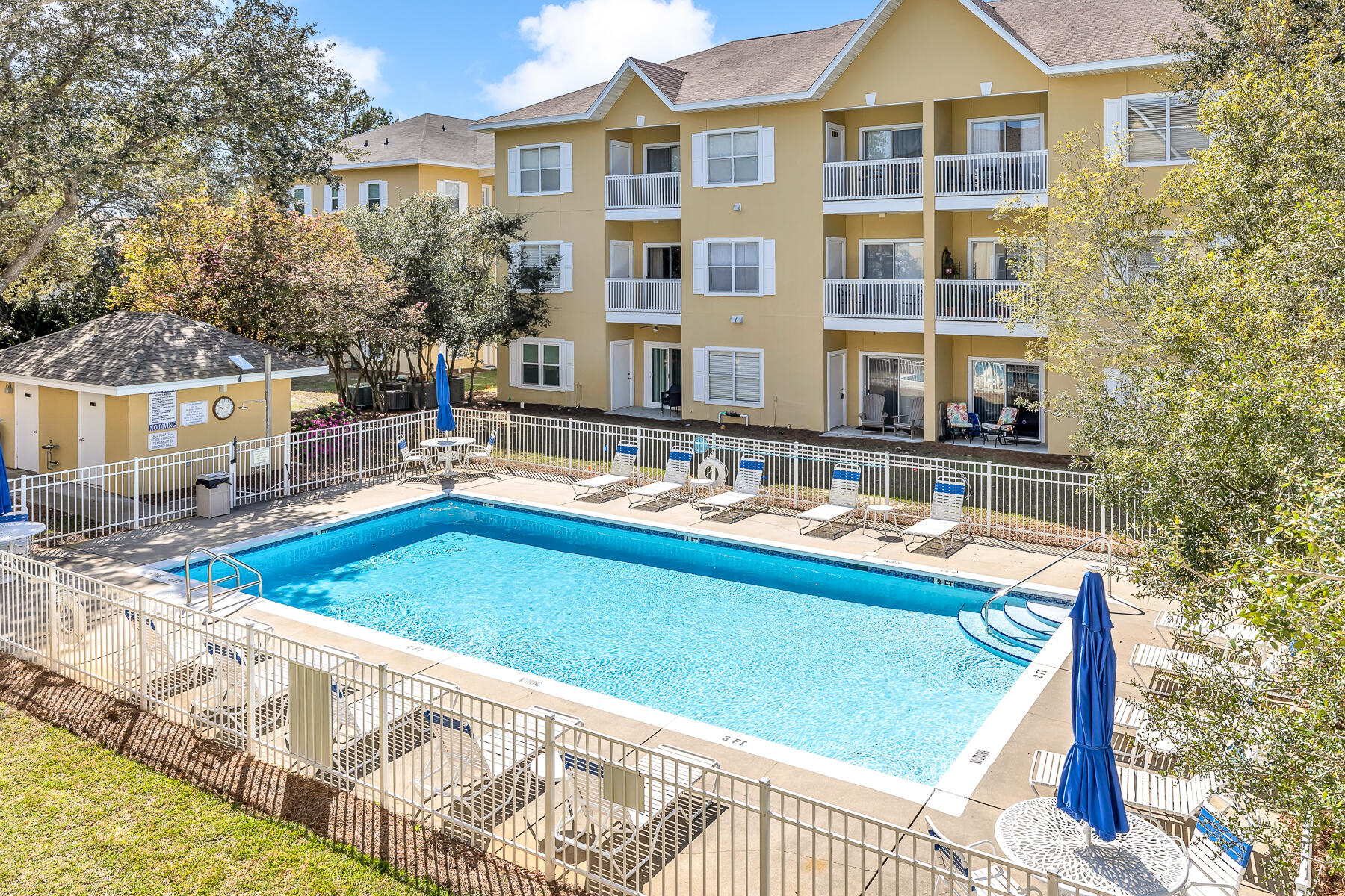 HERON'S WATCH CONDOPH V - Residential Lease