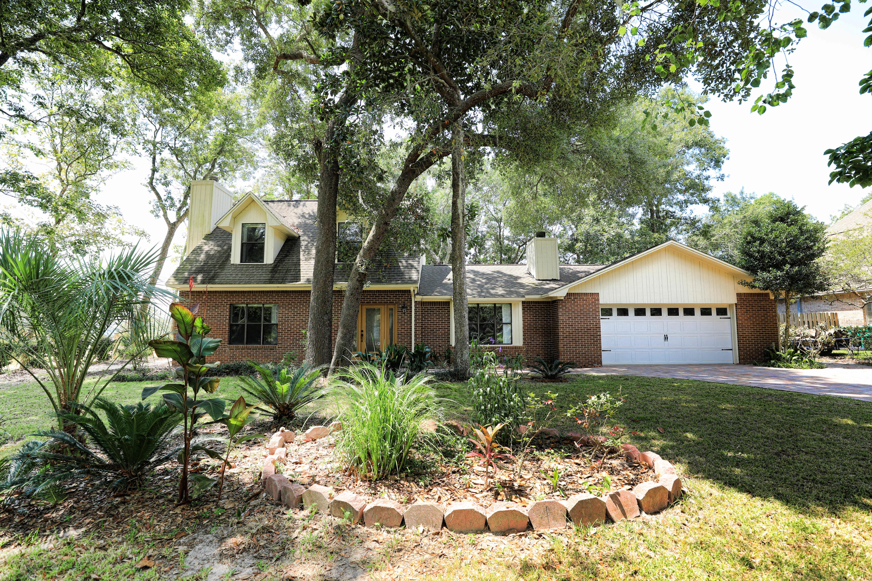 LAKE PIPPIN - Residential