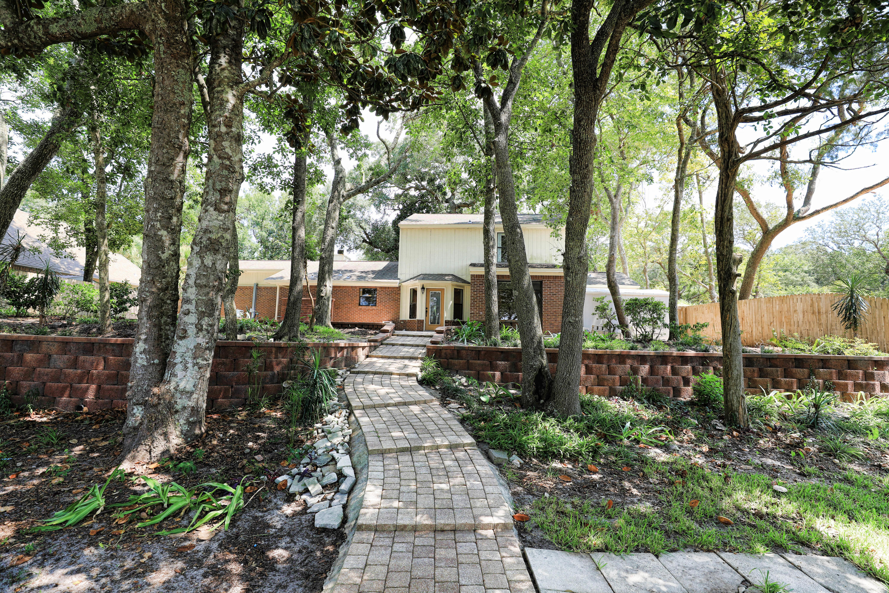 LAKE PIPPIN - Residential