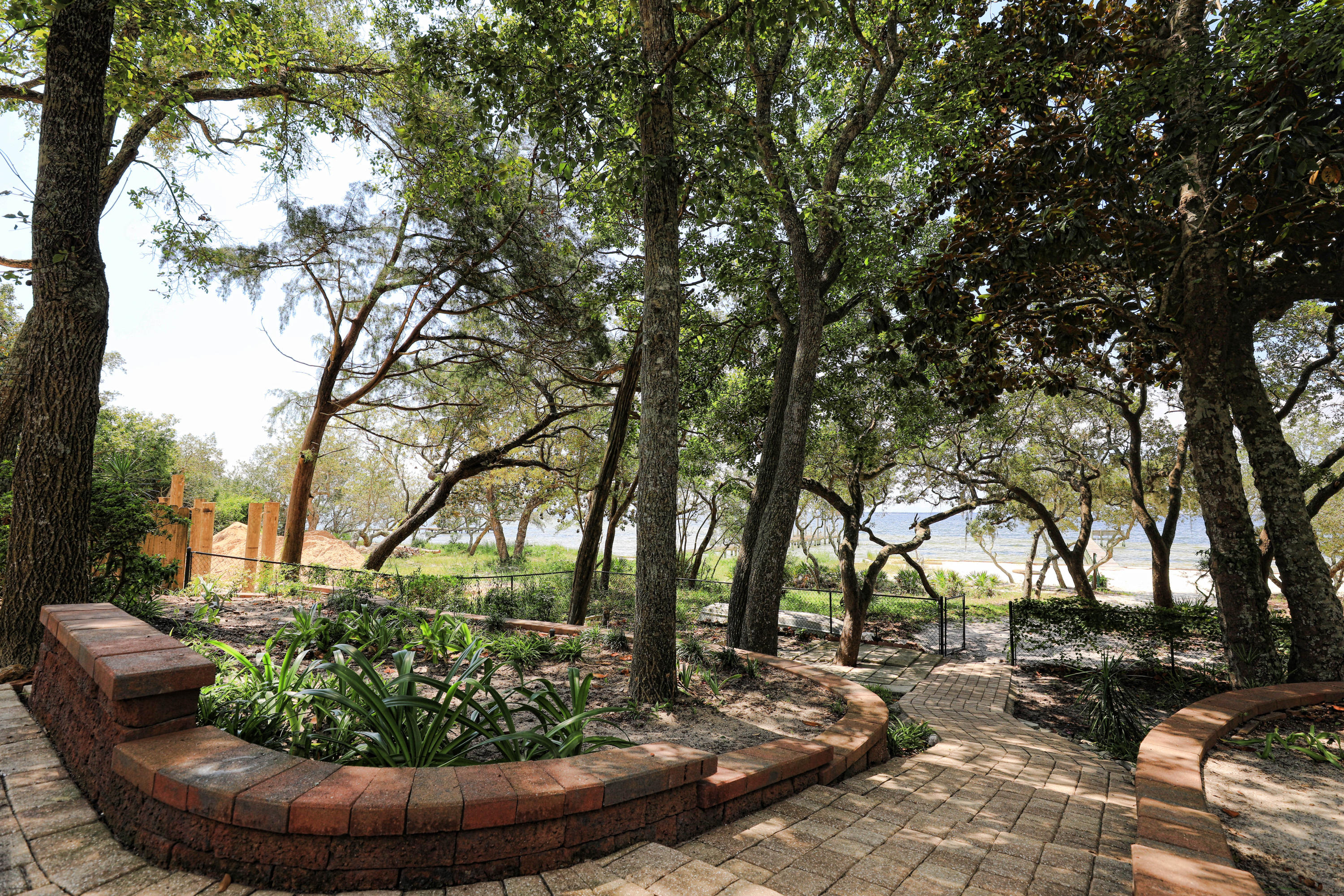 LAKE PIPPIN - Residential